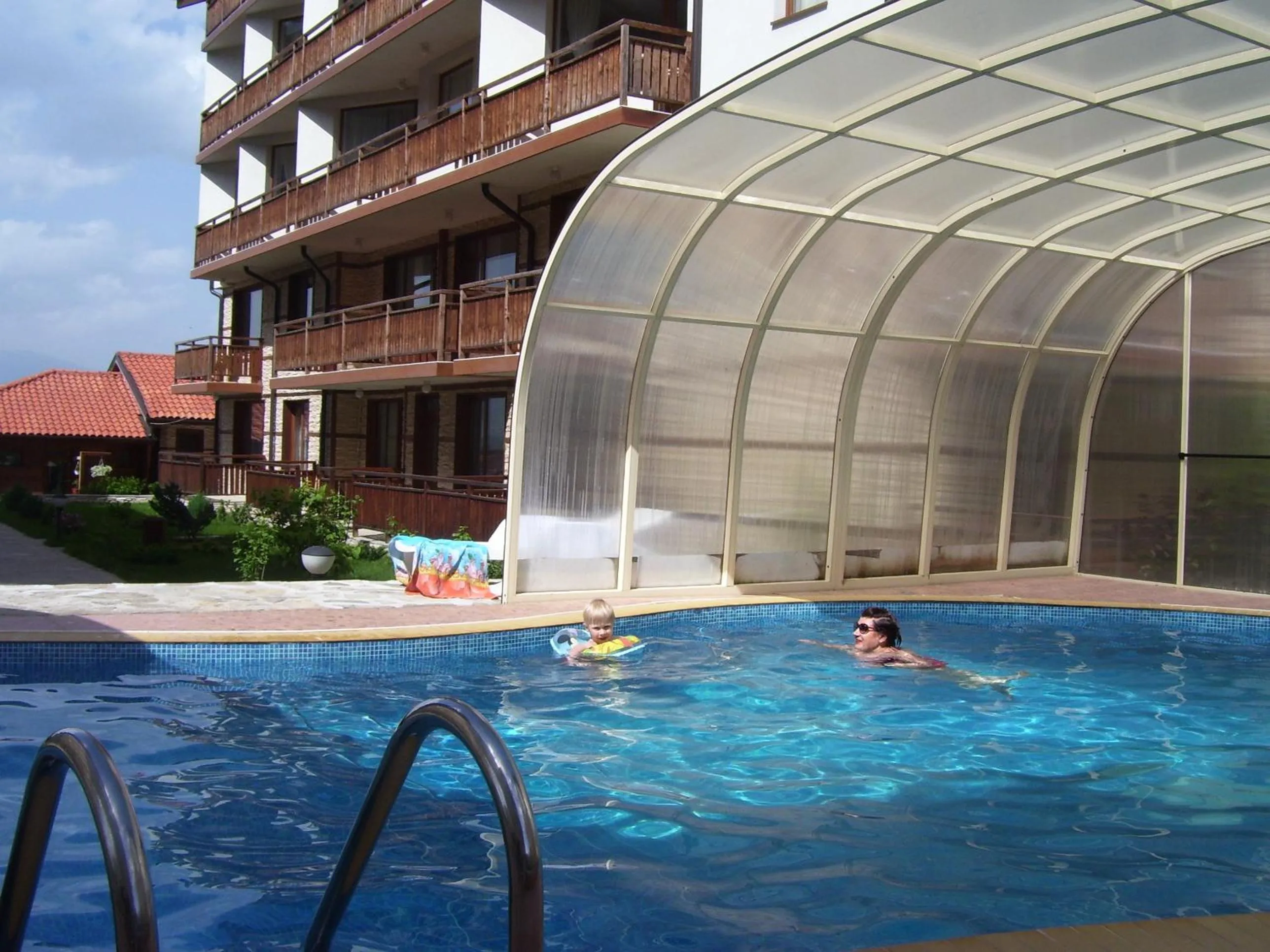 Swimming pool in Apartments Four Leaf Clover Bansko to rent