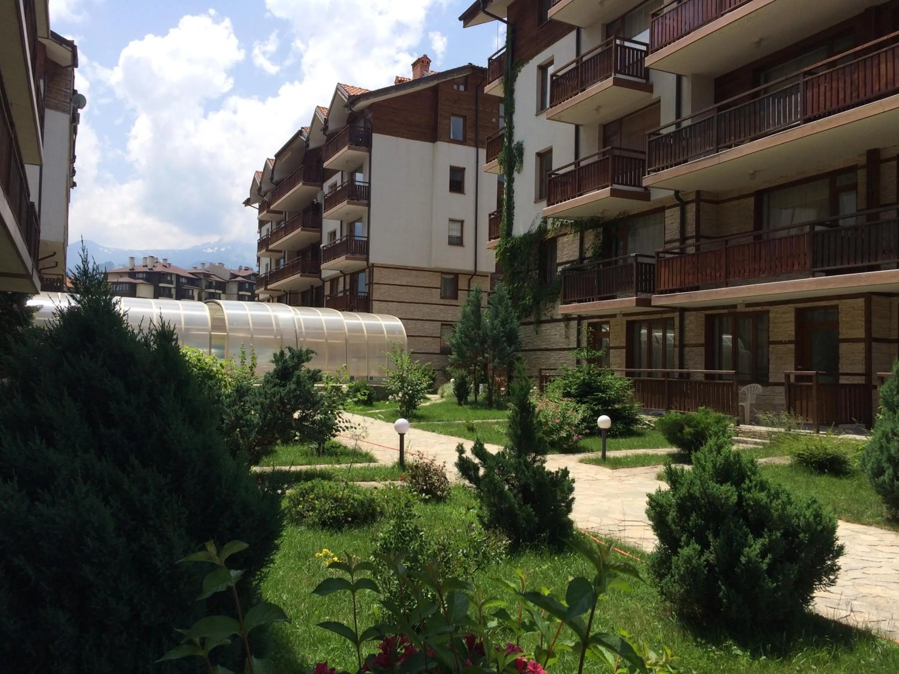 Garden in Apartments Four Leaf Clover Bansko to rent