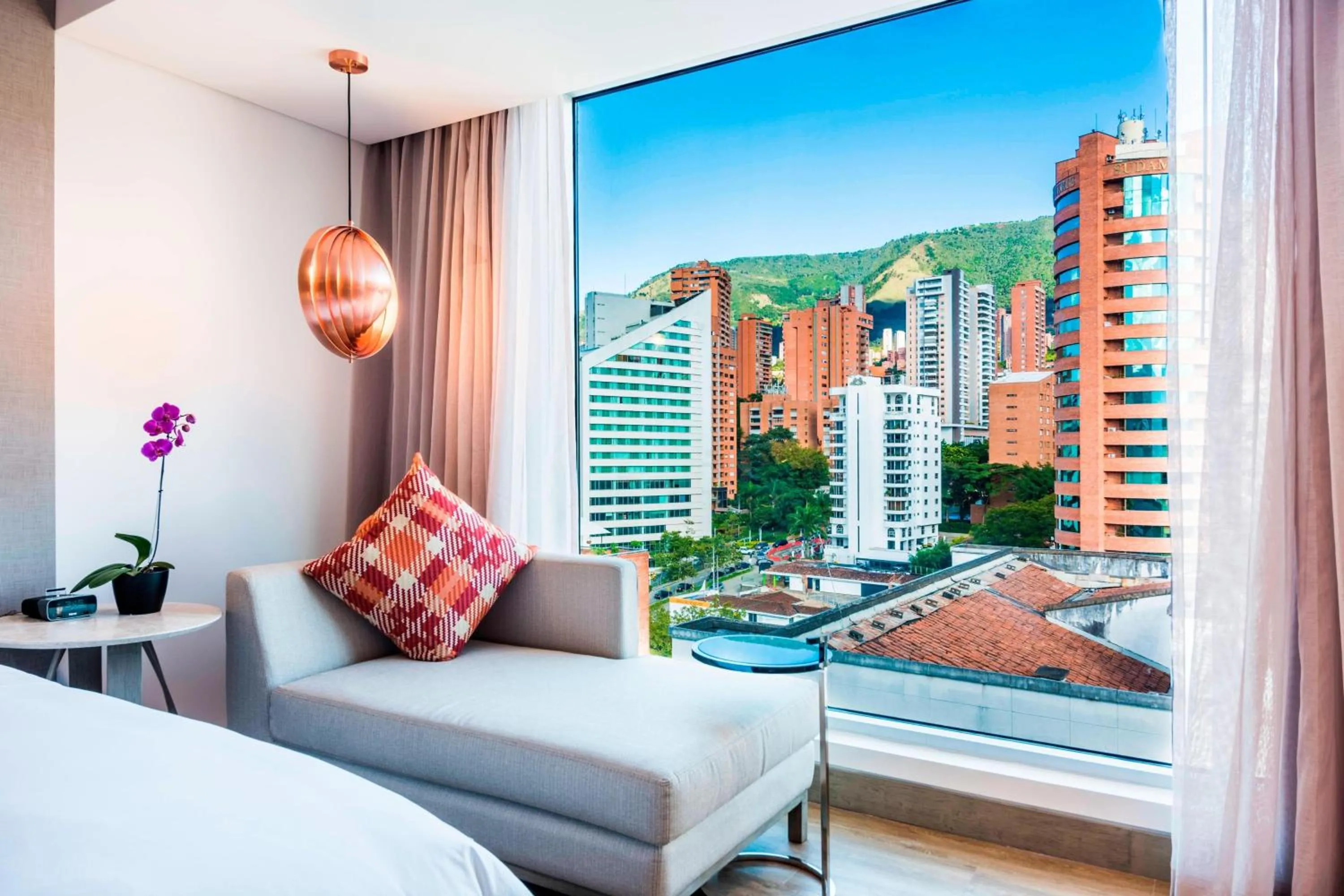 Photo of the whole room, Bed in Medellin Marriott Hotel
