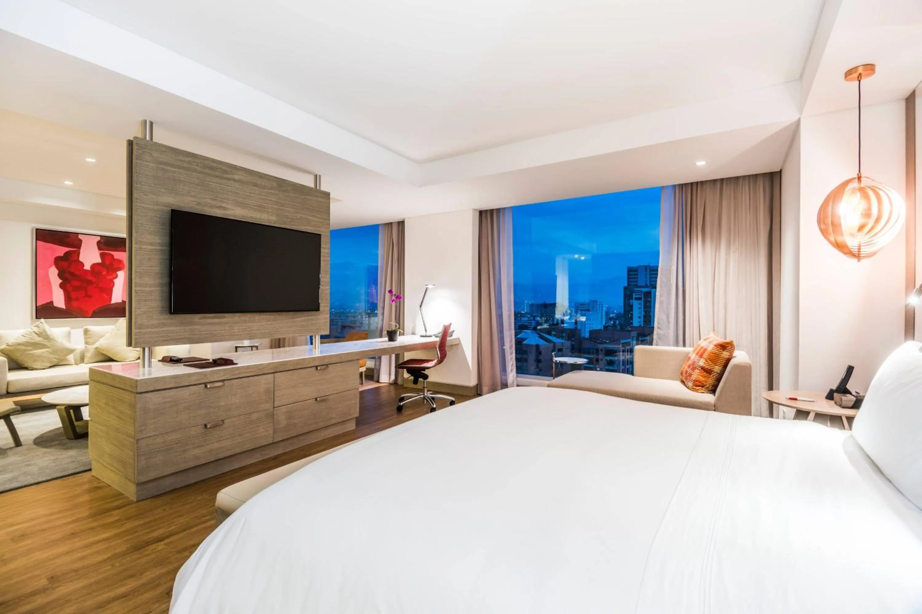 Photo of the whole room, Bed in Medellin Marriott Hotel