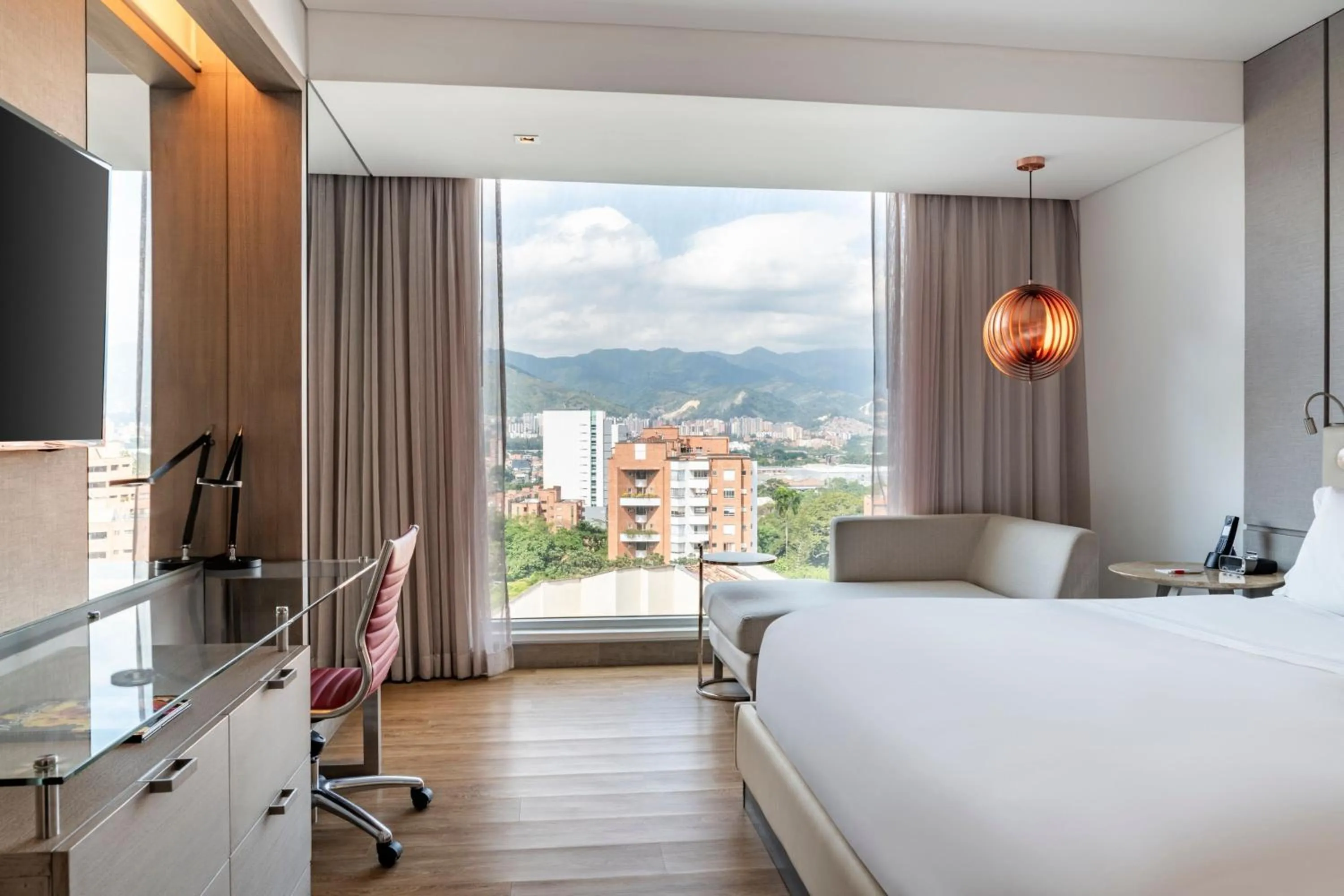 Photo of the whole room, Bed in Medellin Marriott Hotel