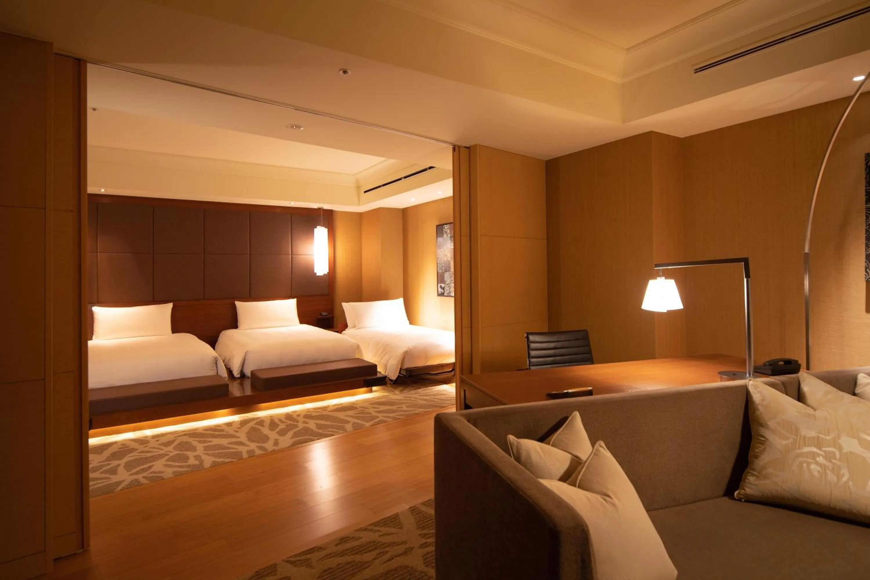 Bedroom, Bed in Shima Kanko Hotel The Bay Suites