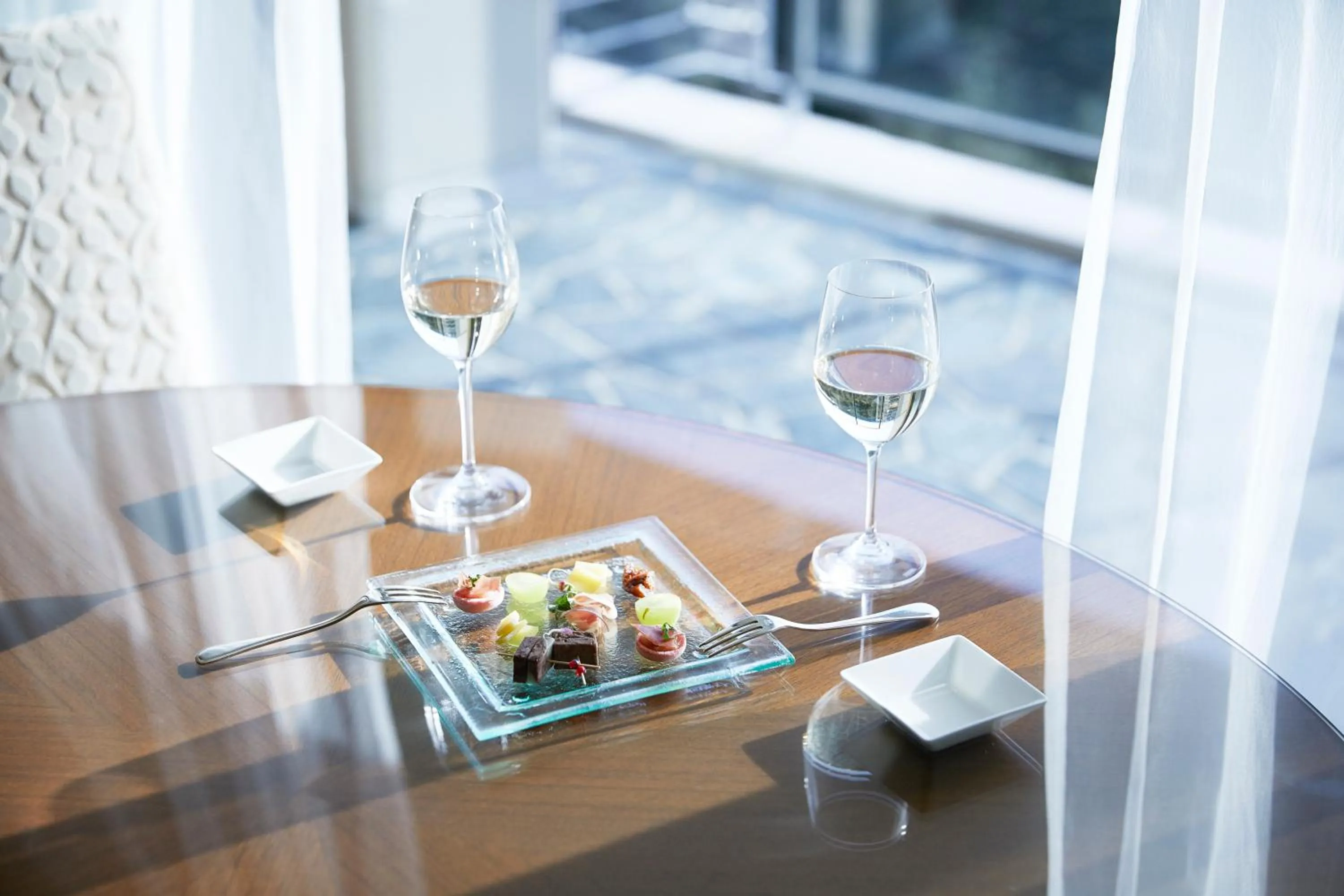 Photo of the whole room in Shima Kanko Hotel The Bay Suites