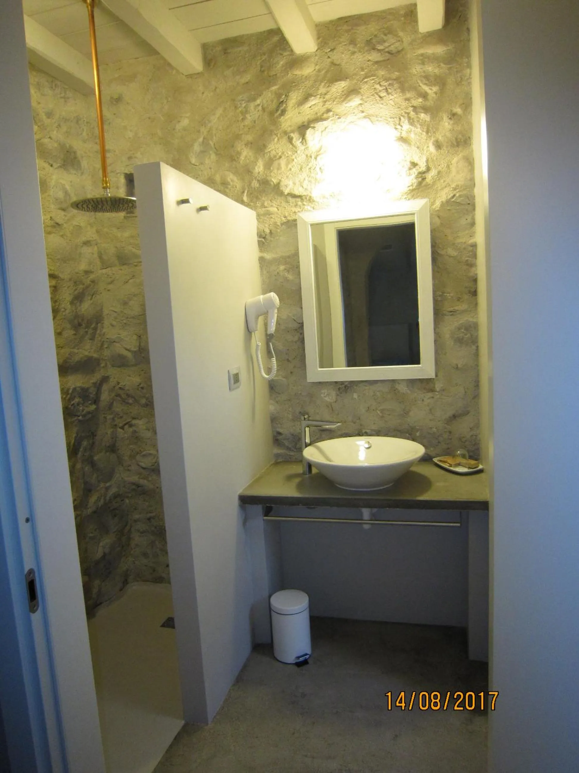 Bathroom in Casa Torre Allera
