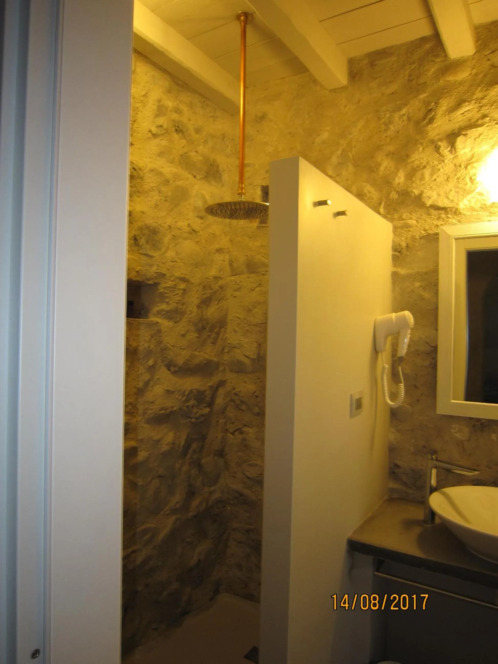 Shower in Casa Torre Allera