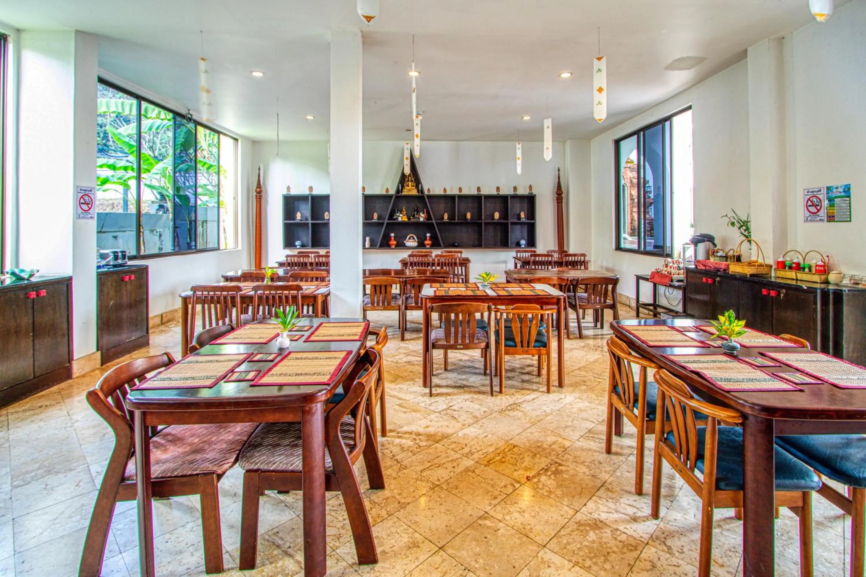 Restaurant/places to eat in Gudi Boutique Hotel