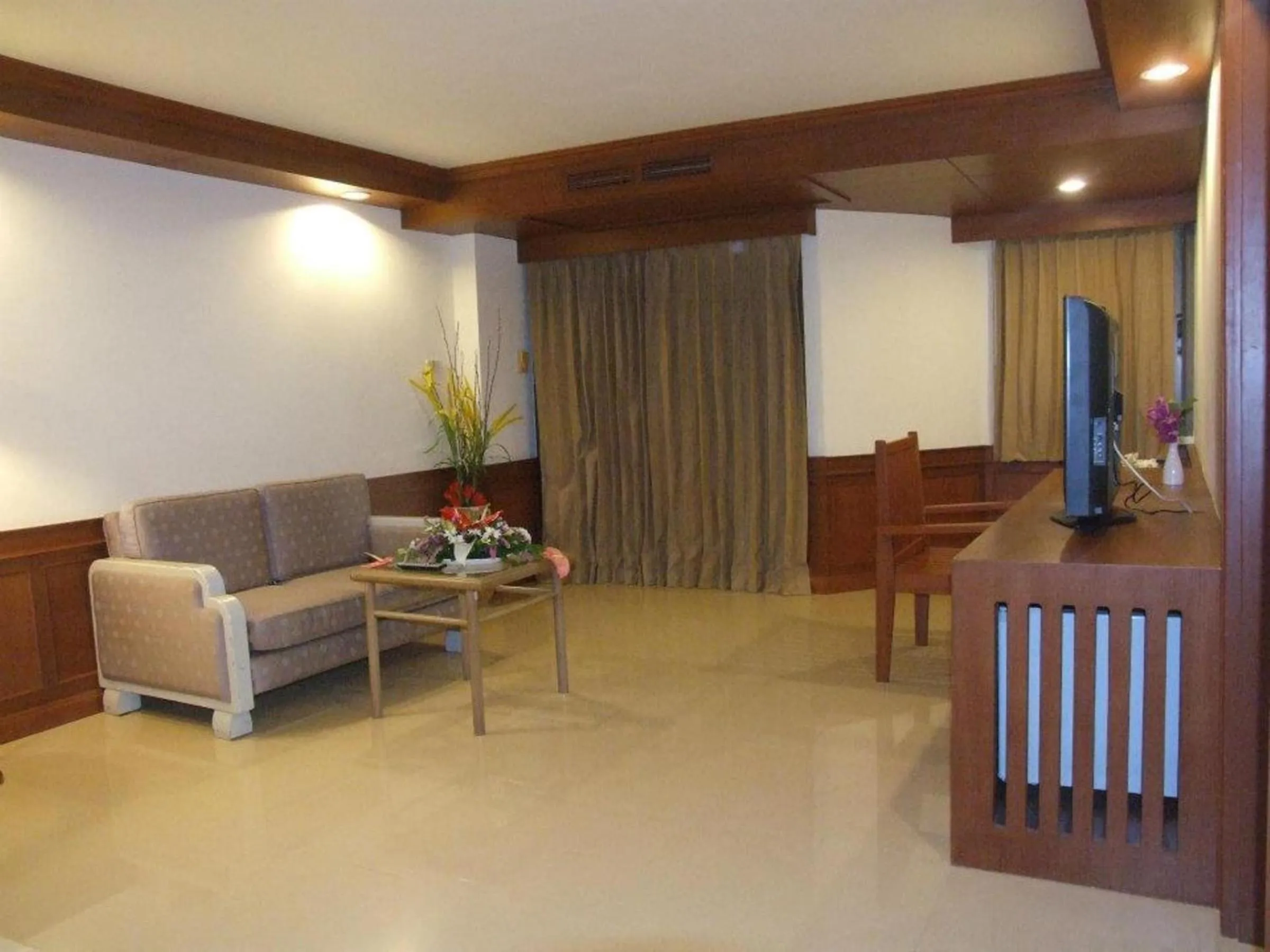 TV and multimedia in Tanawit Hotel & Spa