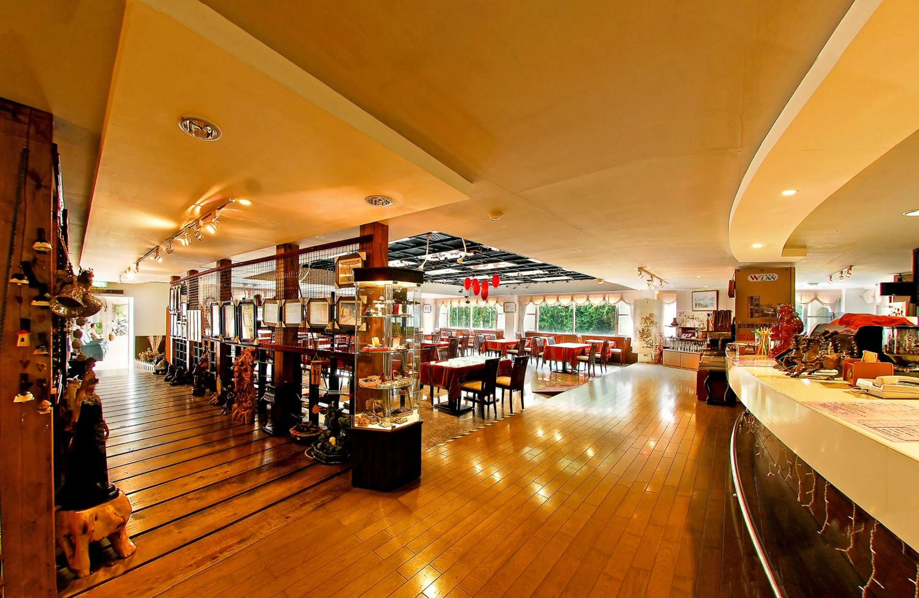 Restaurant/places to eat in Sun Moon Lake Youth Hostel