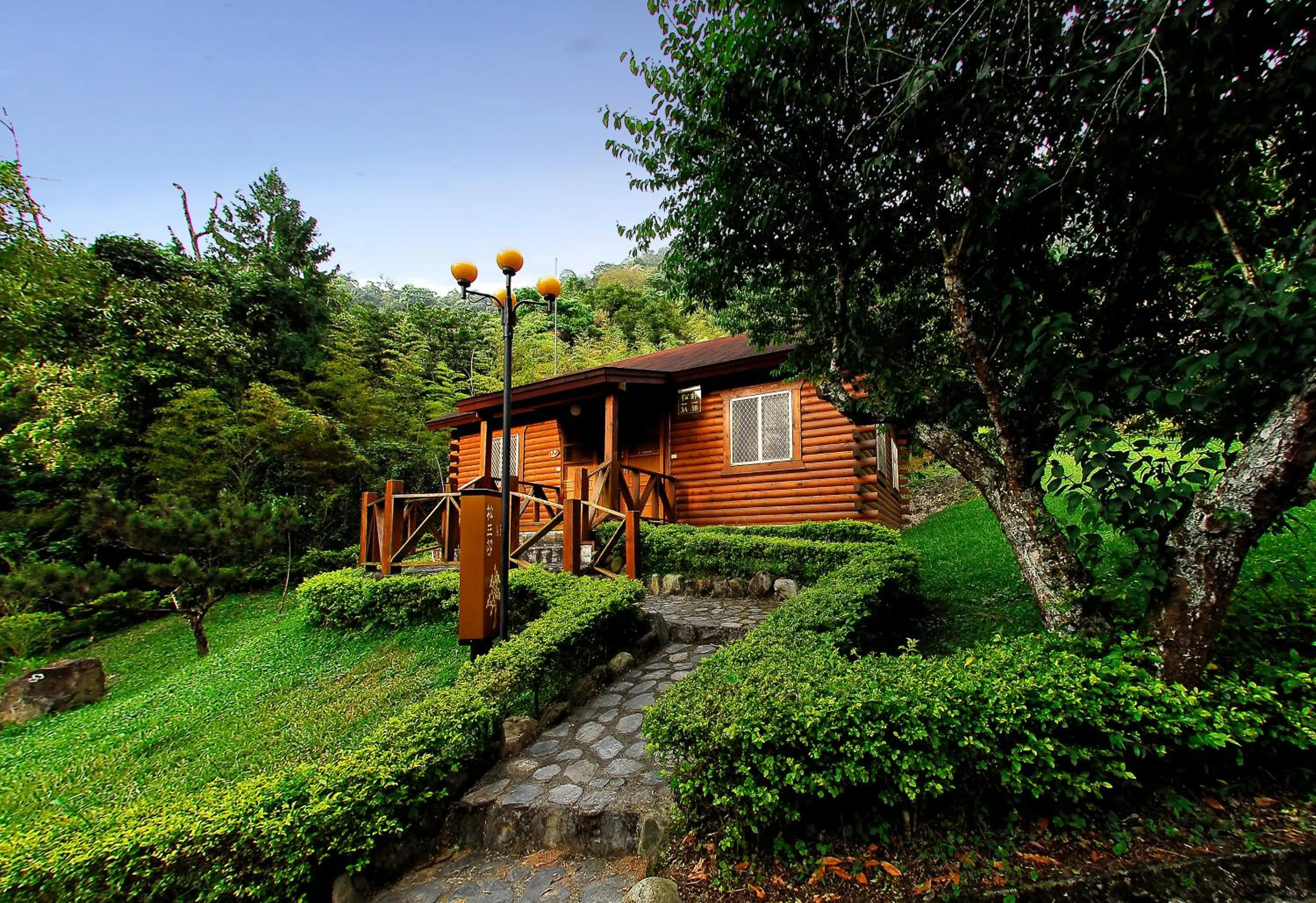 Property building in Sun Moon Lake Youth Hostel