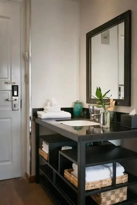 C Central Hotel- Đề Thám Bùi Viện Walking Street