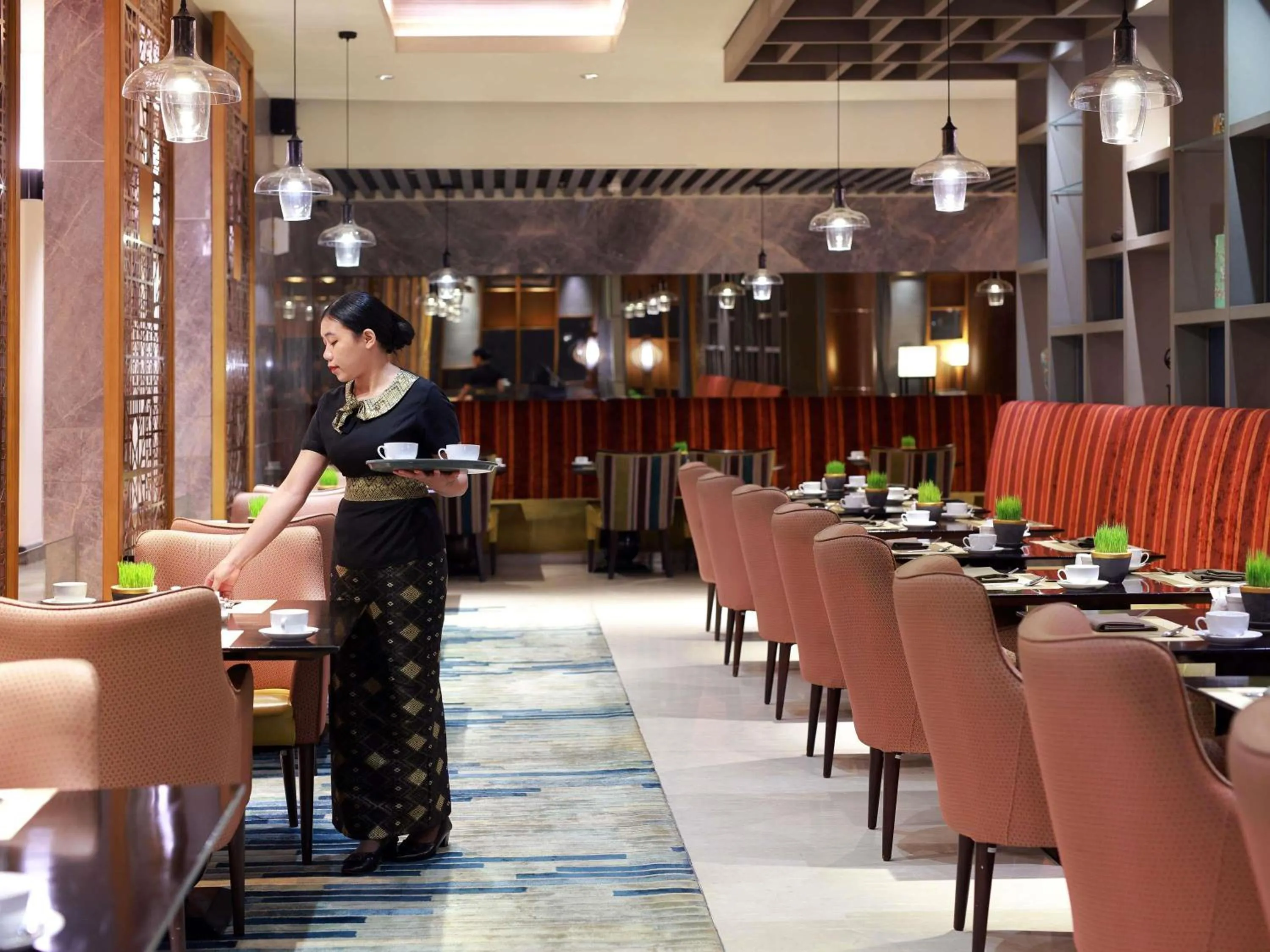 Restaurant/places to eat in Grand Mercure Medan Angkasa