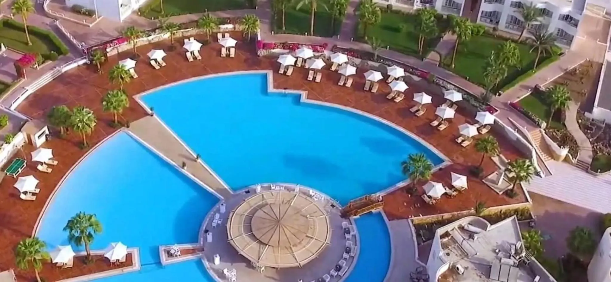 Swimming pool in Sharm Reef Hotel