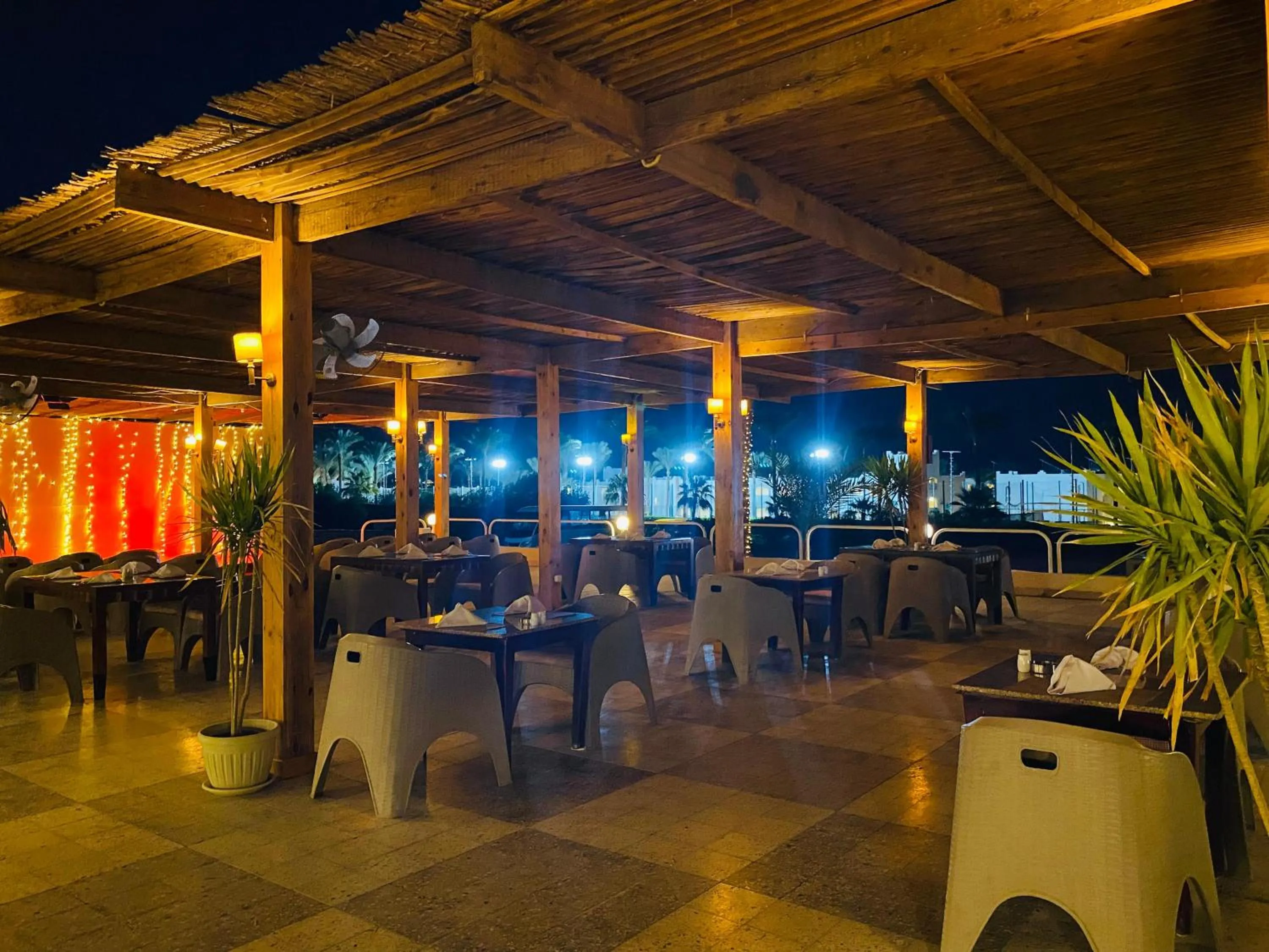 Restaurant/places to eat in Sharm Reef Hotel