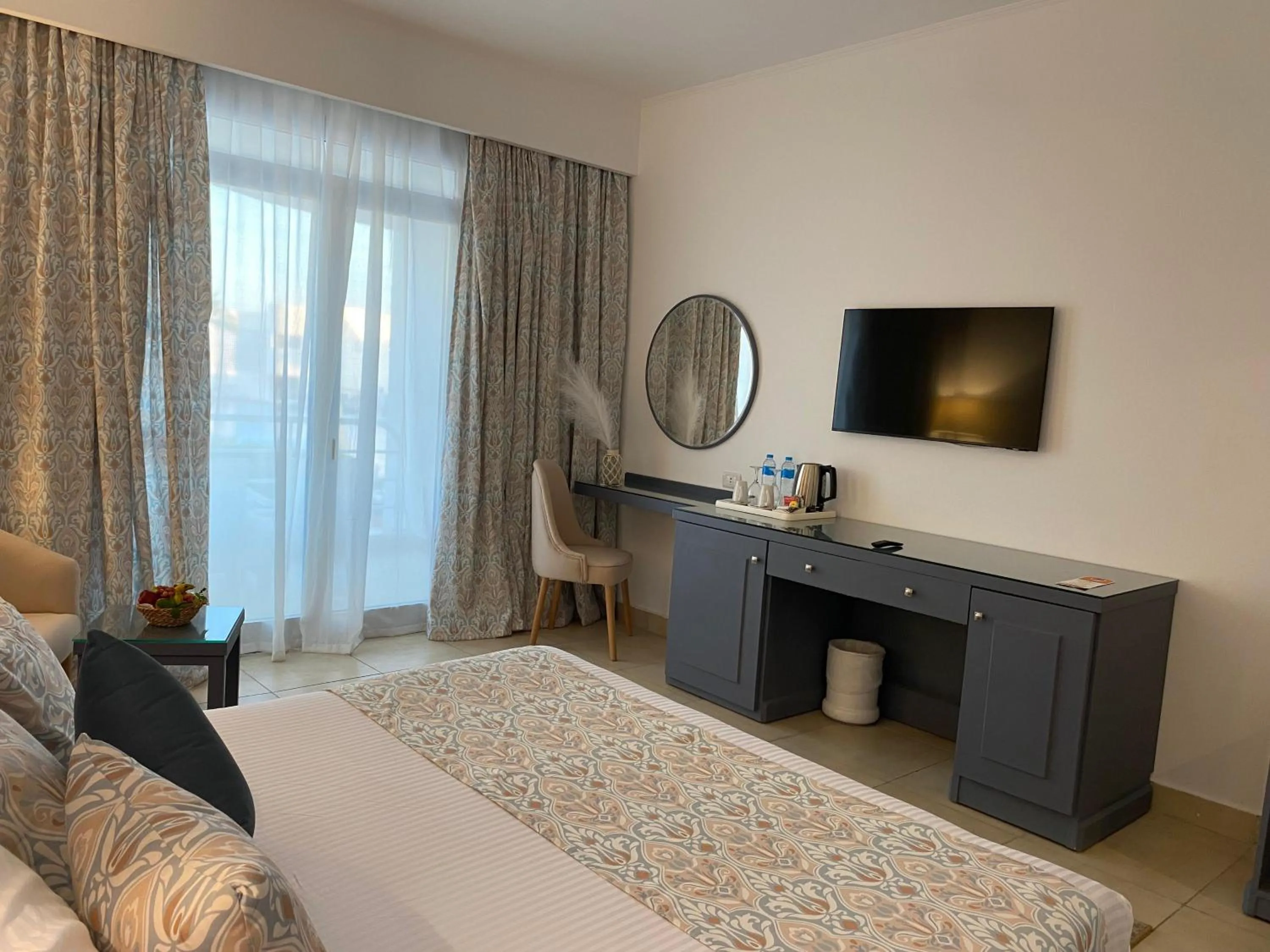 Bedroom, Bed in Sharm Reef Hotel