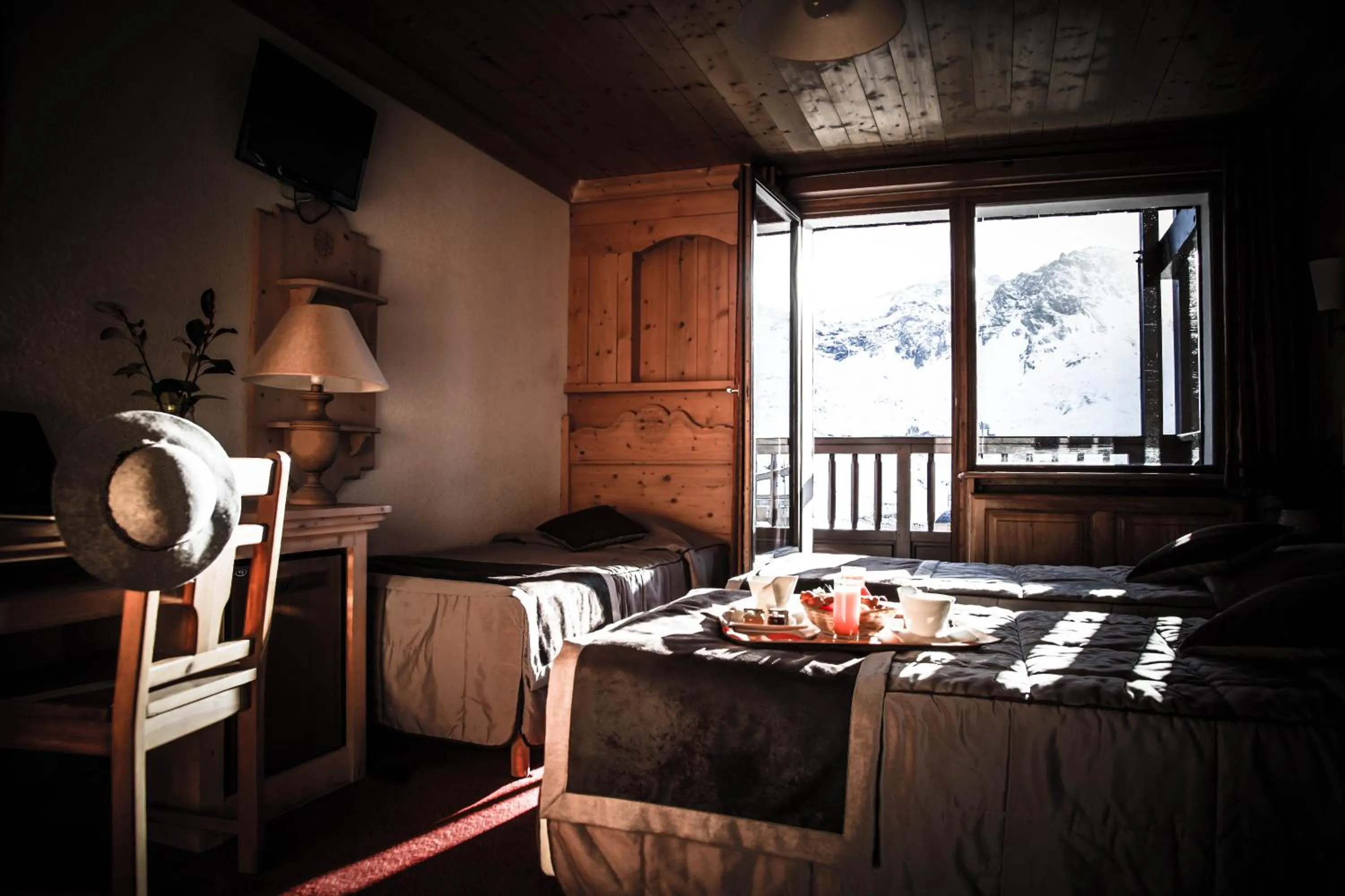 Winter, Bed in Hôtel Le Refuge