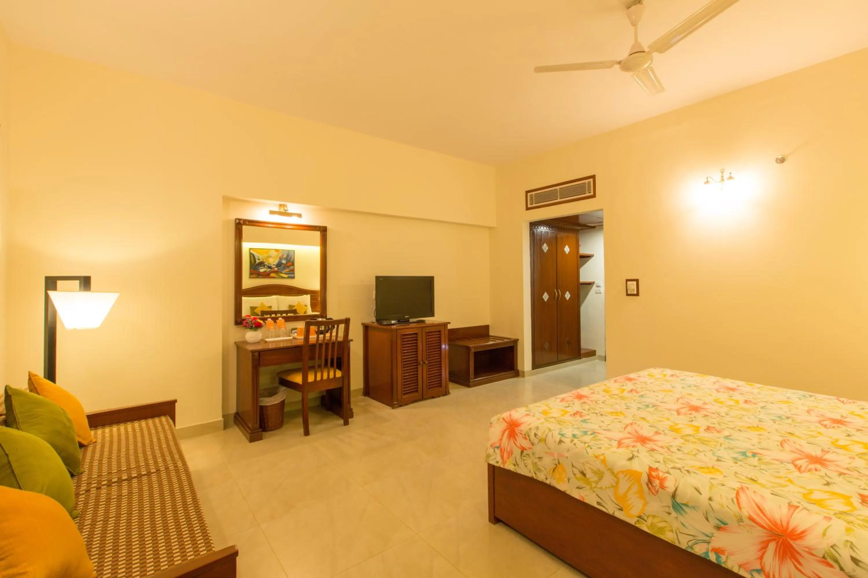 Living room, Bed in Viva Hotel Near Madgaon Railway Station