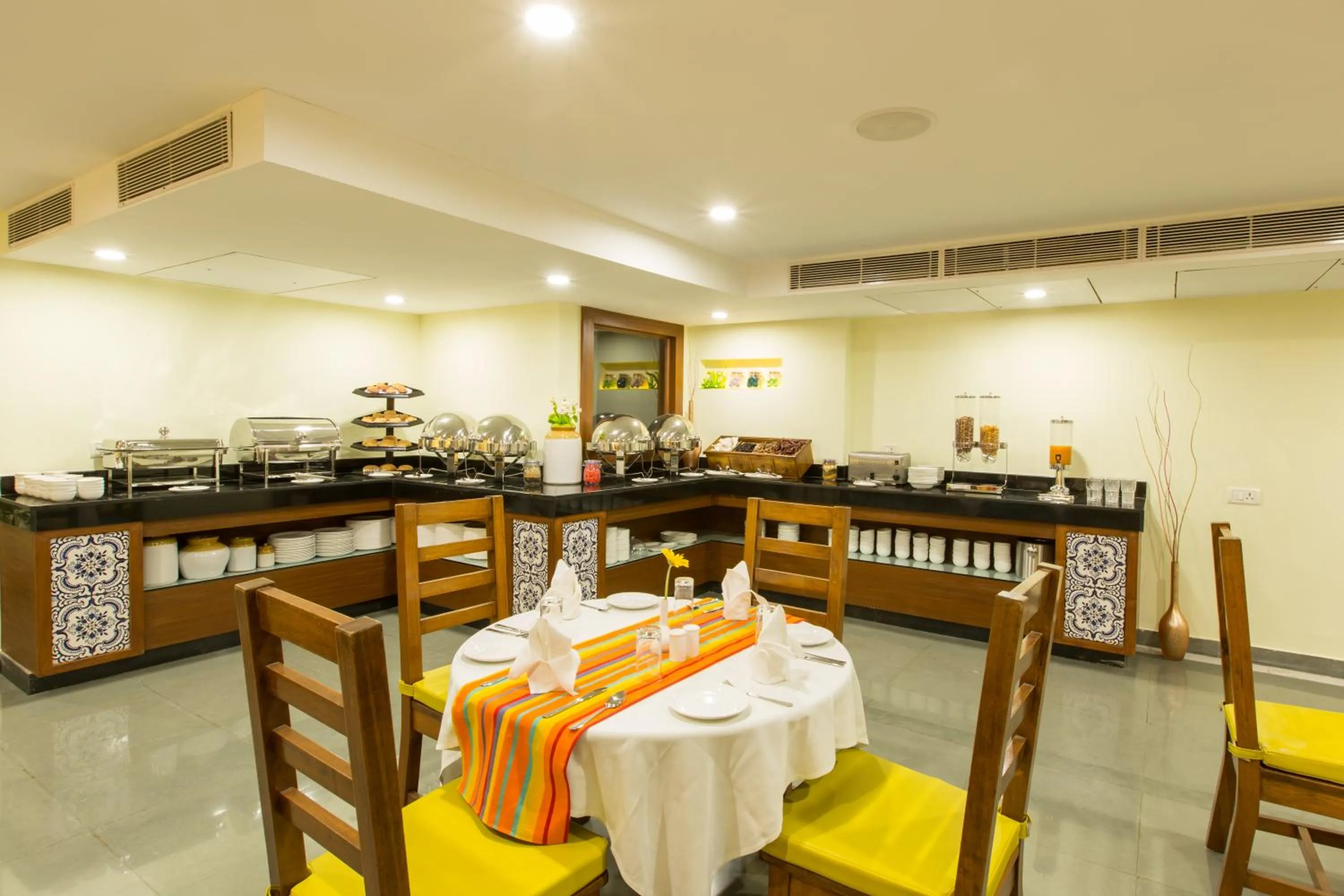 Restaurant/places to eat in Viva Hotel Near Madgaon Railway Station