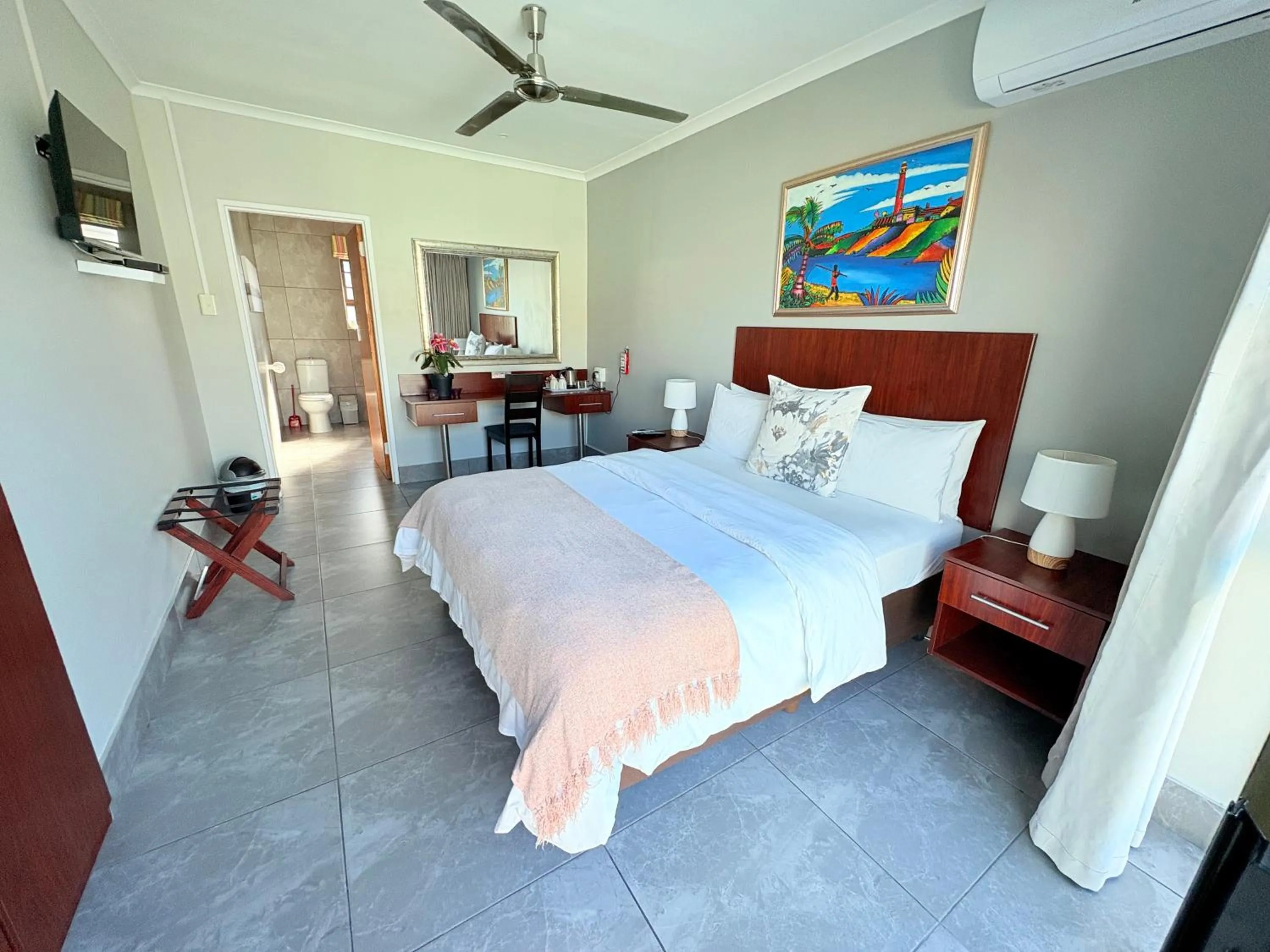 Bedroom, Bed in Le Blue Guesthouse