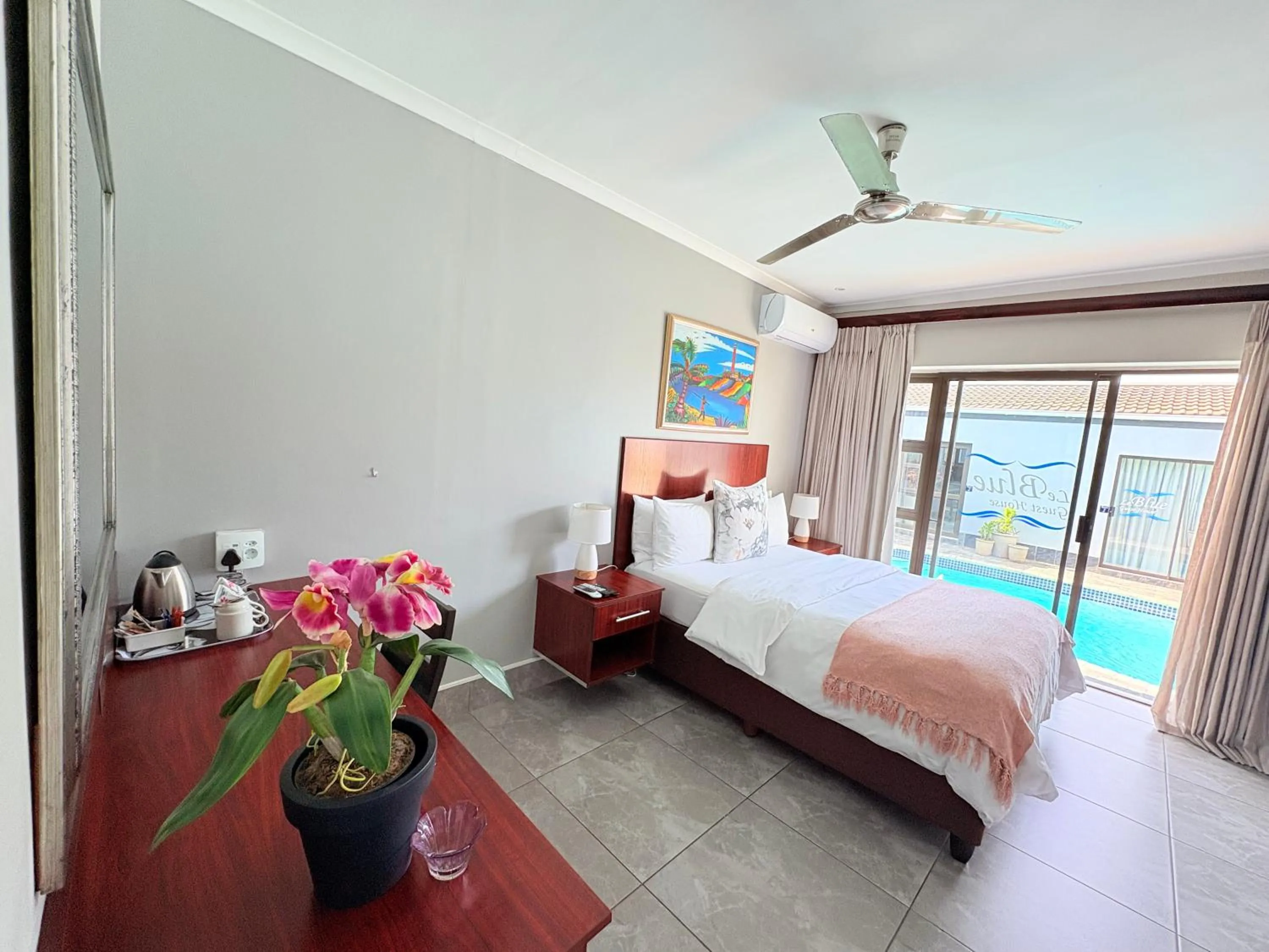 Bed in Le Blue Guesthouse