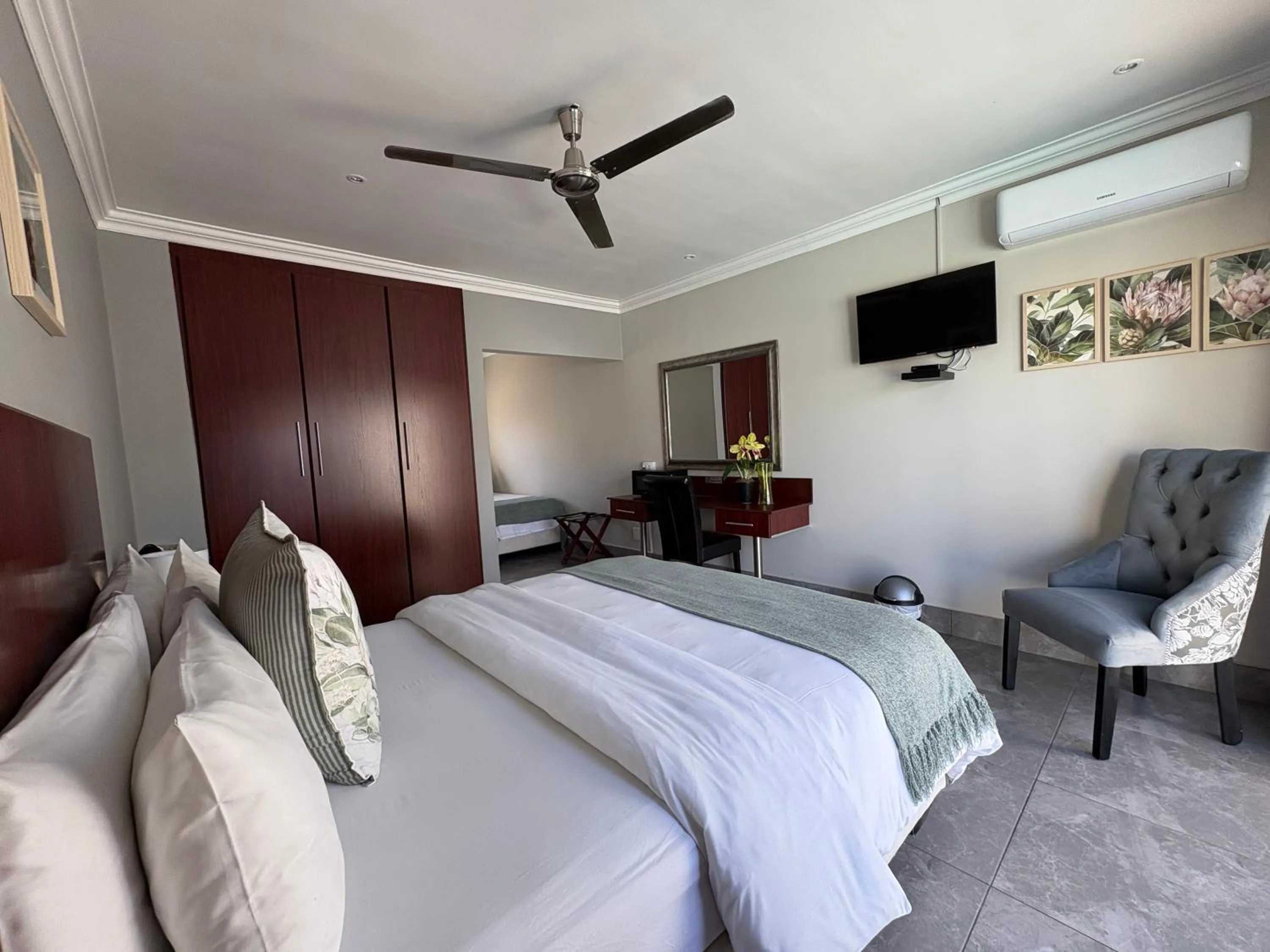 Bedroom, Bed in Le Blue Guesthouse