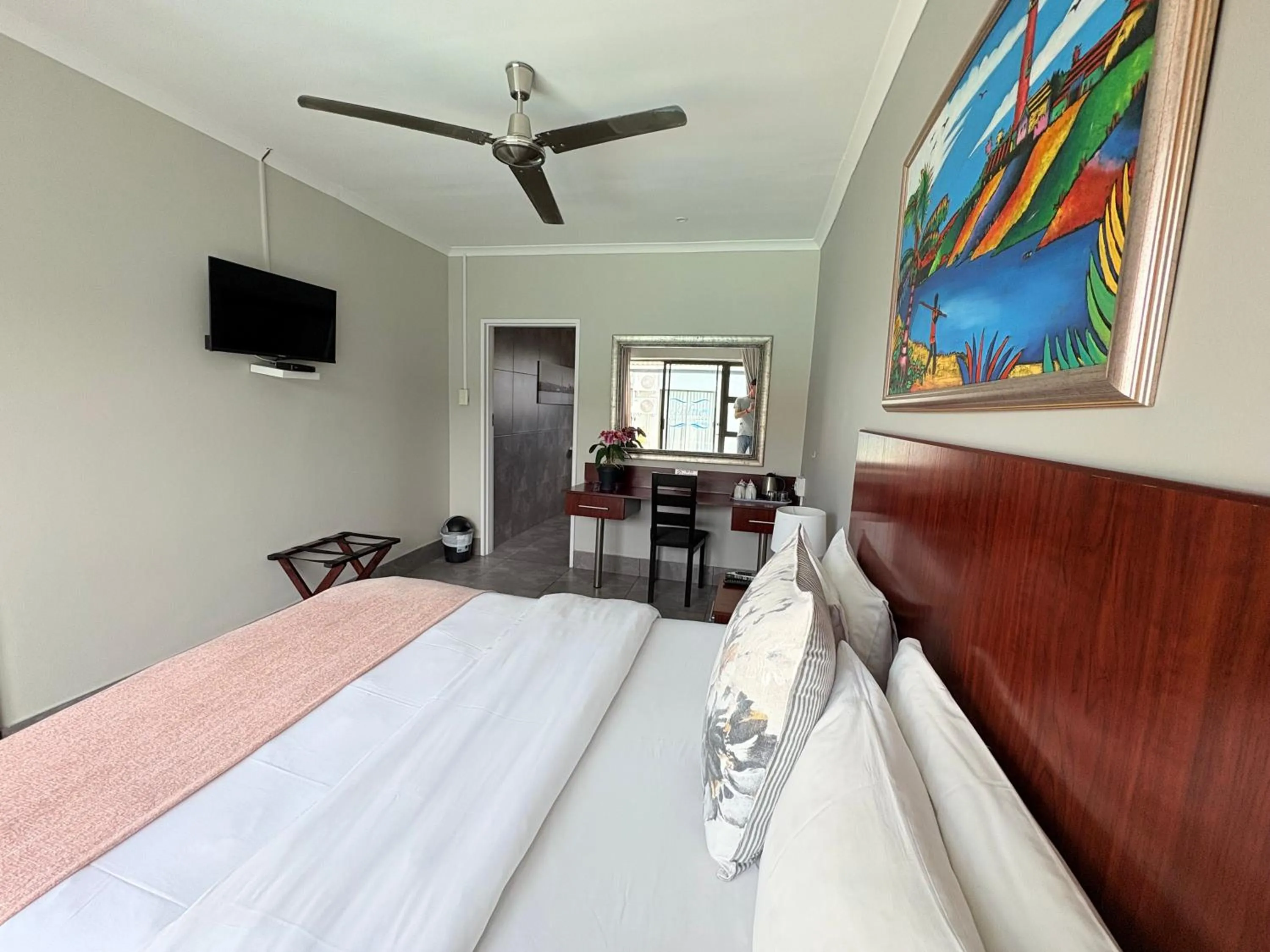 Bedroom, Bed in Le Blue Guesthouse