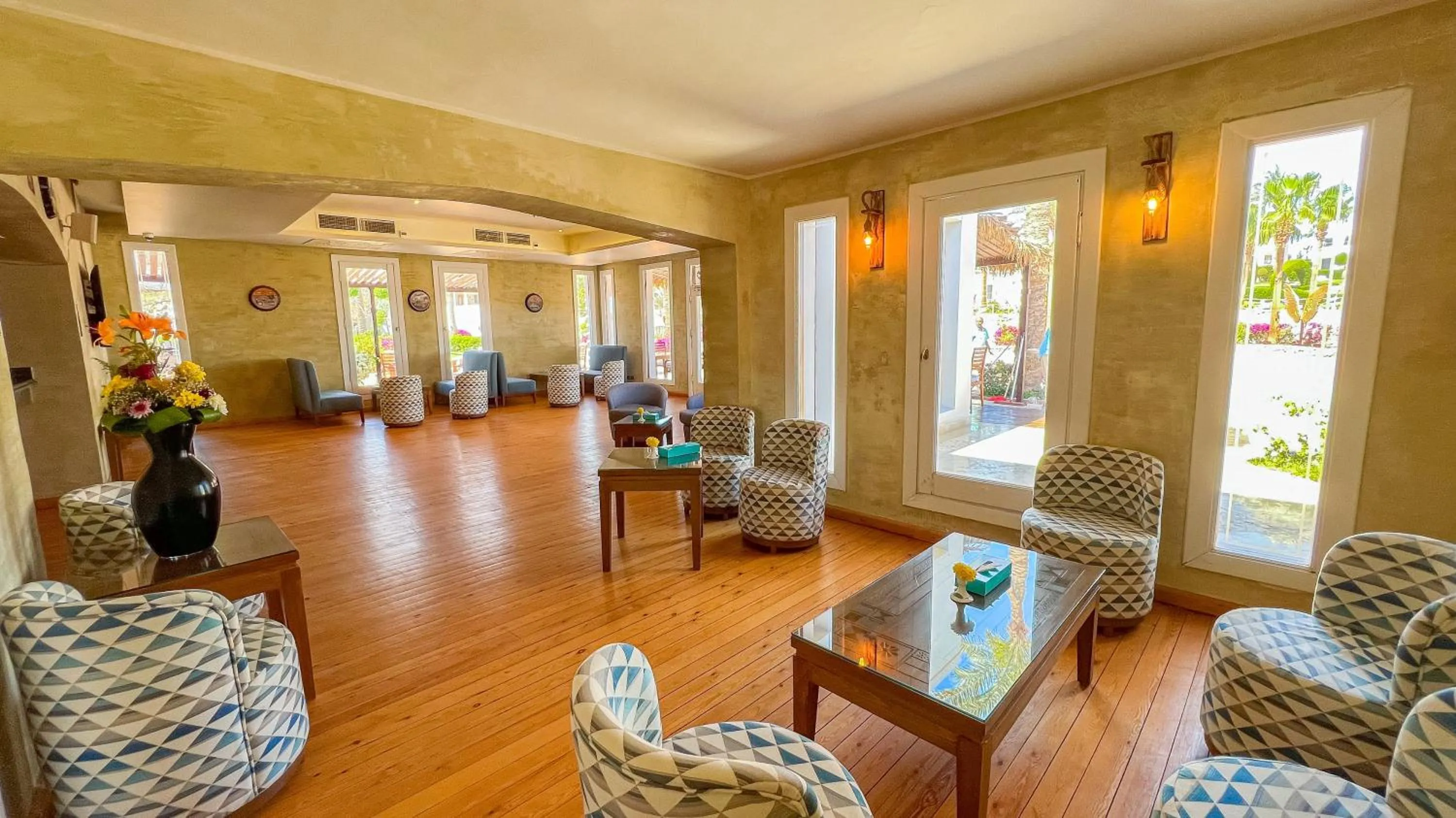 Seating area in Club Reef Resort & Spa