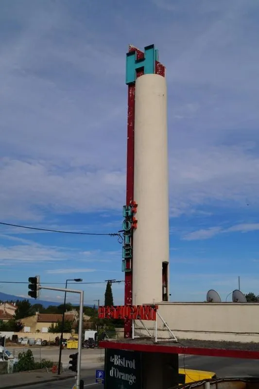 Property building in Le Bistrot D'orange