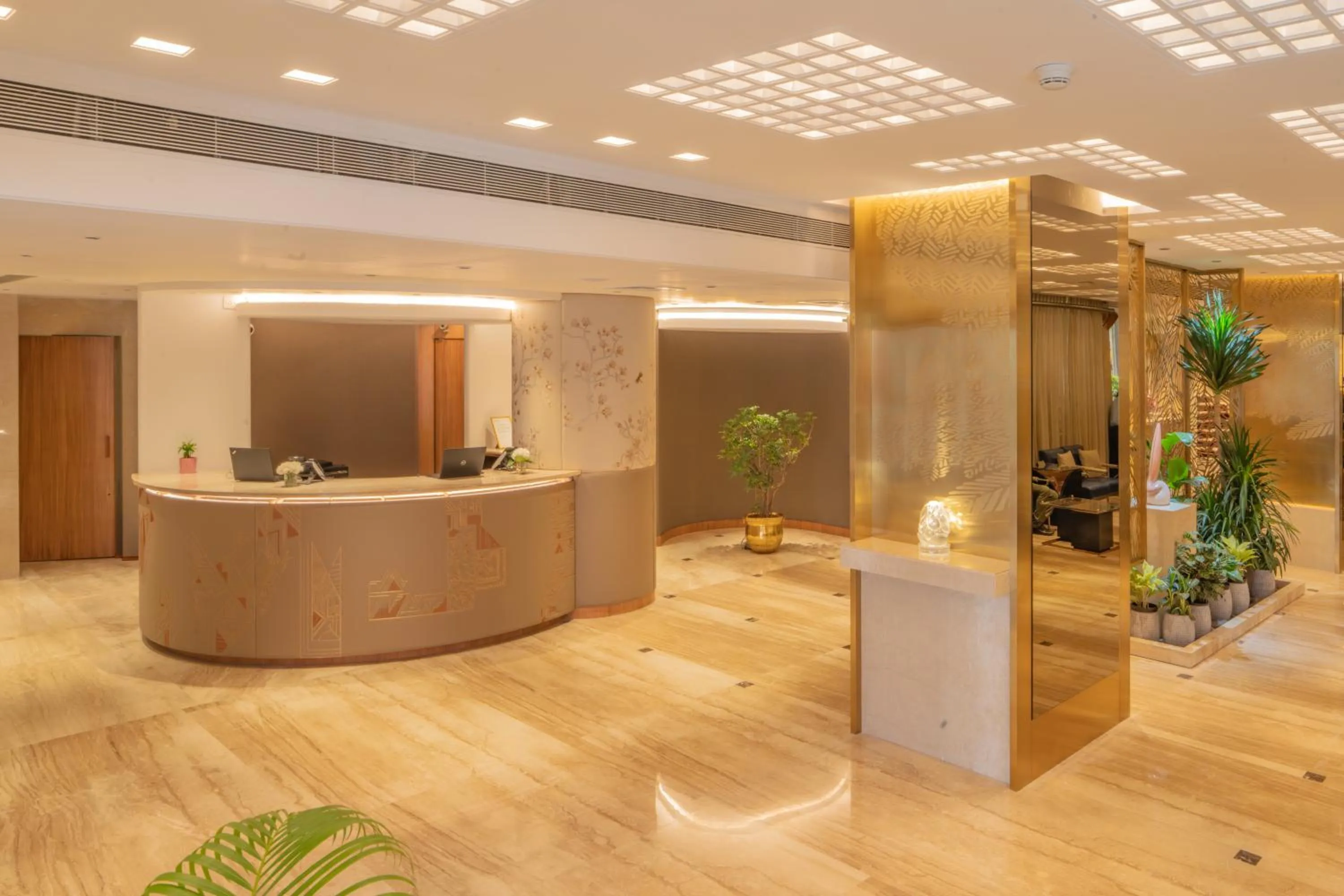 Lobby or reception in Hotel Kohinoor Continental, Airport - Newly Renovated