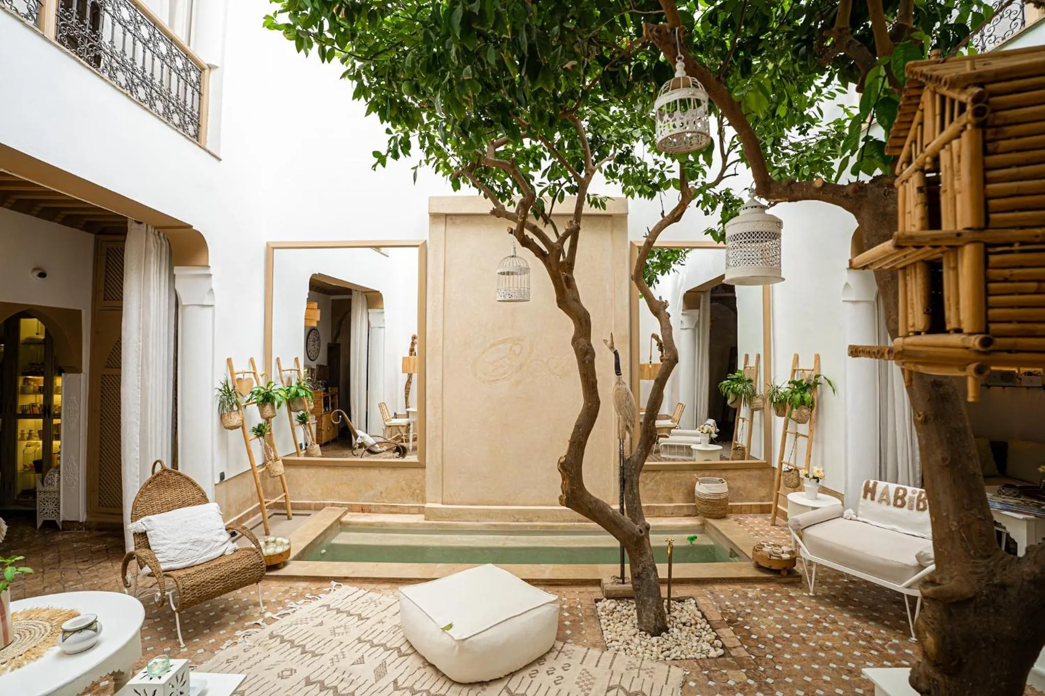 Swimming pool in Riad Les Orangers D'alilia