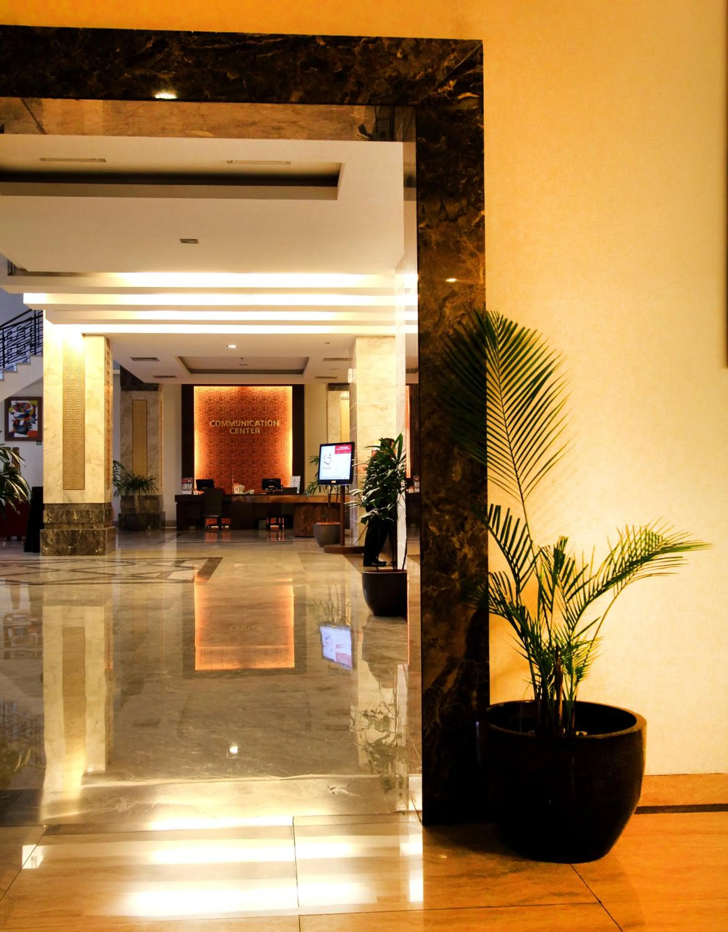 Lobby or reception in Gino Feruci Kebon Jati by KAGUM Hotels