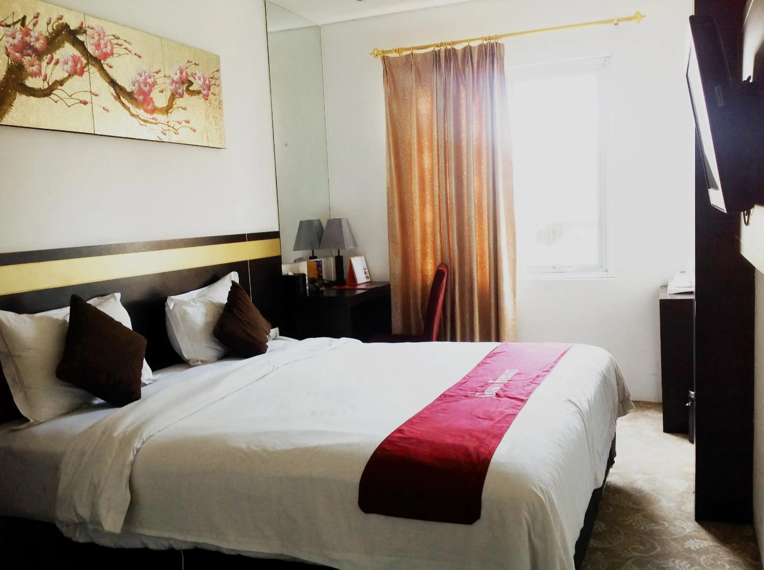 Bedroom, Bed in Gino Feruci Kebon Jati by KAGUM Hotels