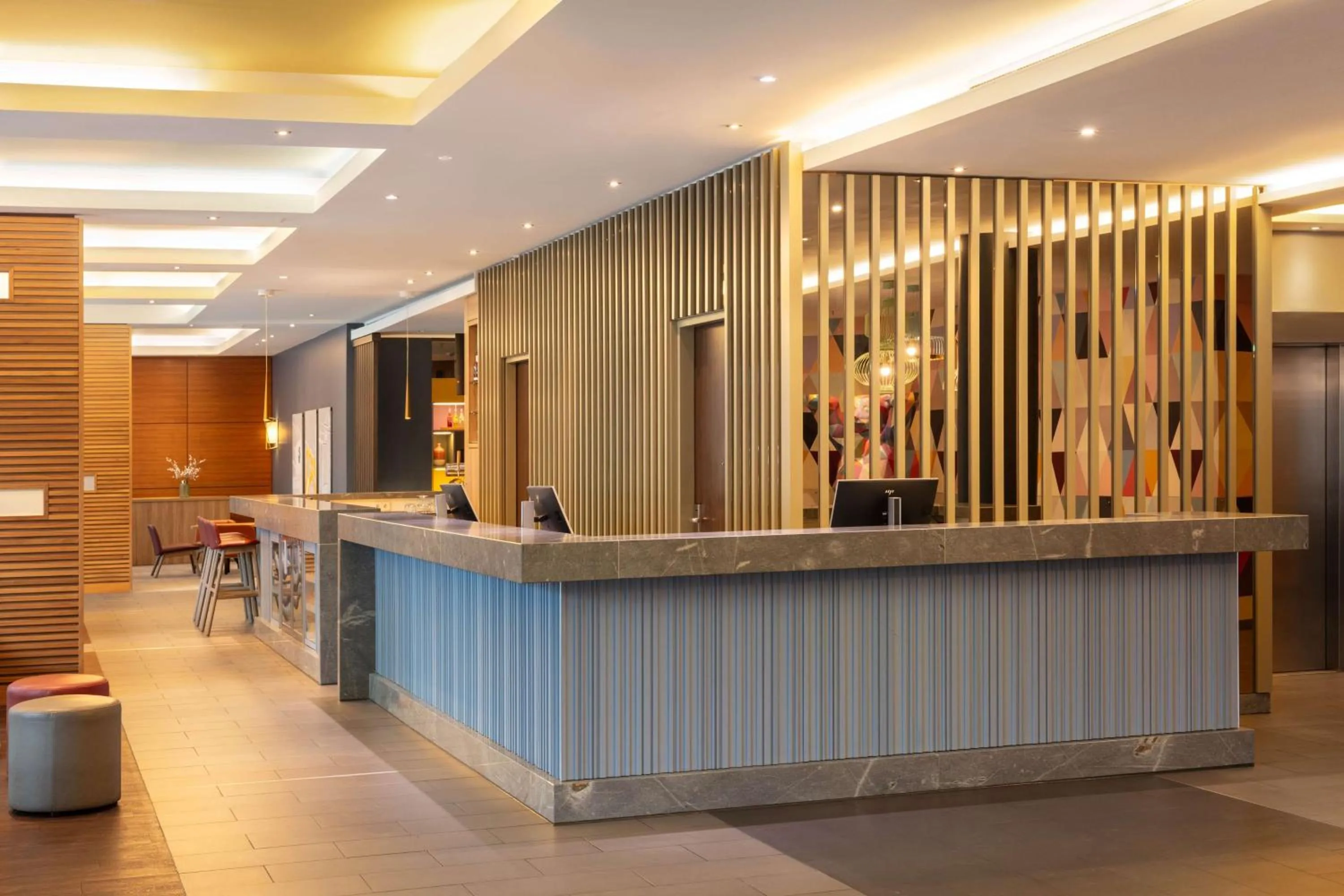 Lobby or reception in Hampton by Hilton Berlin City West