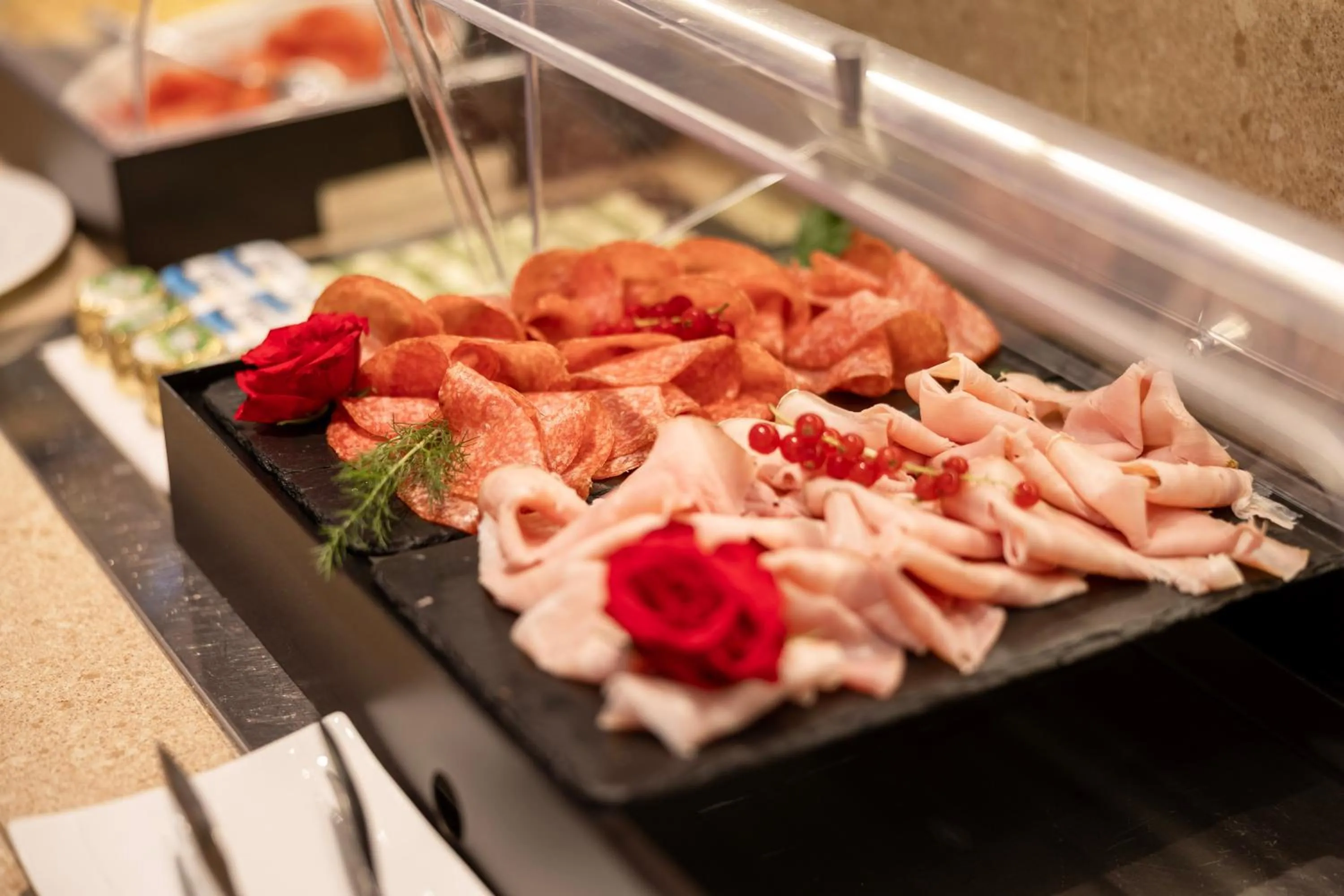 Buffet breakfast in Hotel Le Palme