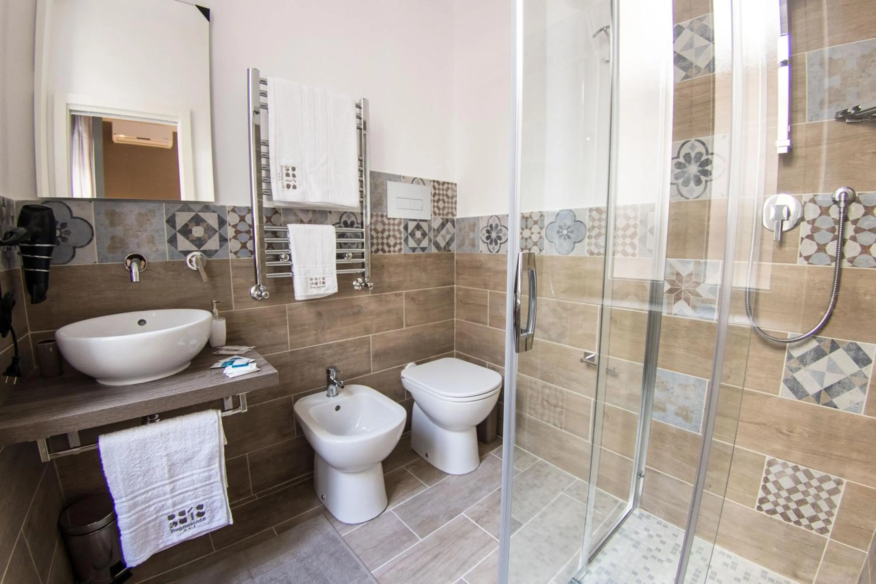 Shower in Bagnasco 18 suite&terrace