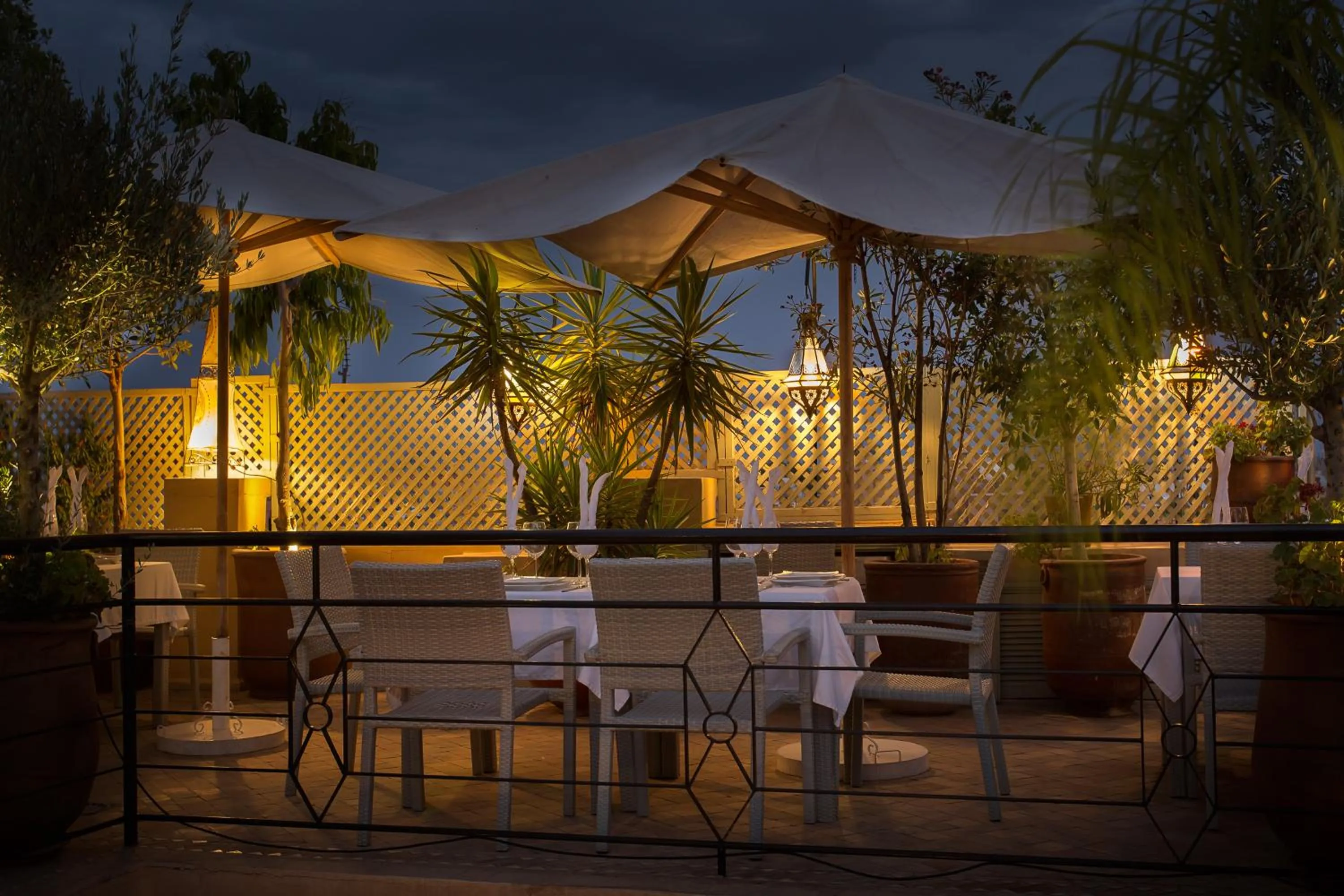 Restaurant/places to eat in Riad Moullaoud