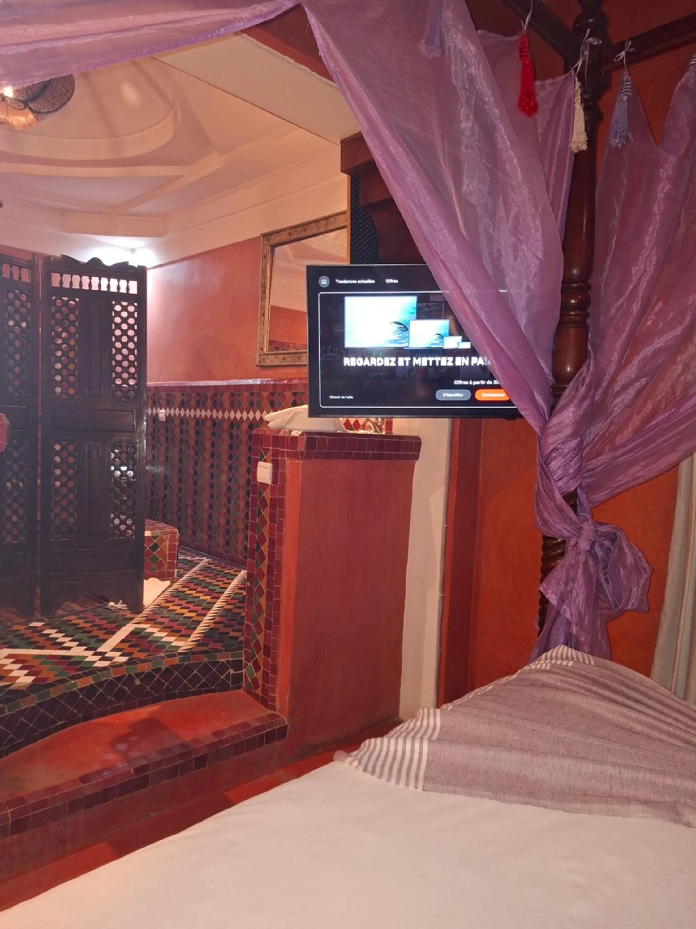 Photo of the whole room, Bed in Riad Moullaoud