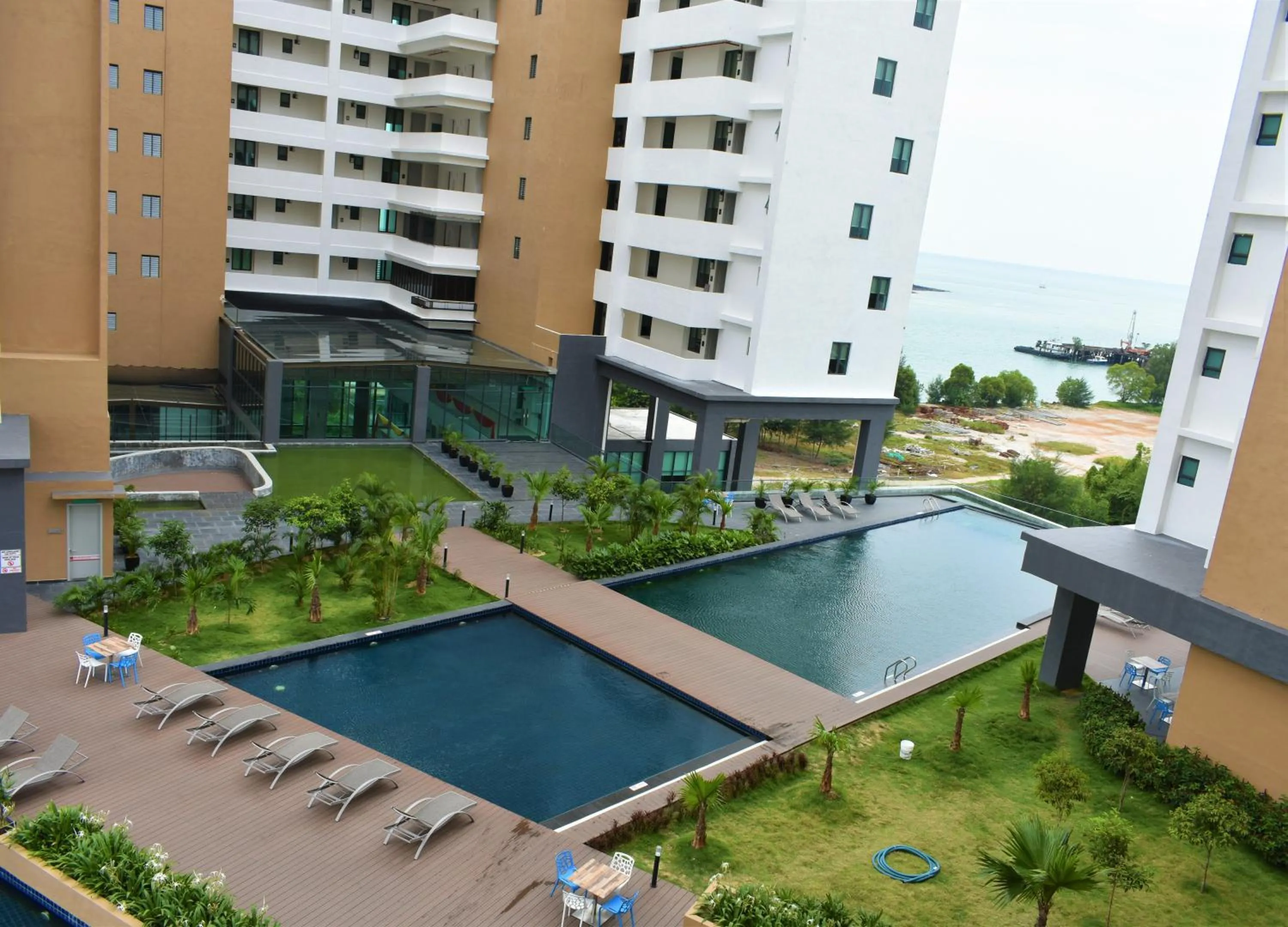 D'Wharf Hotel & Serviced Residence