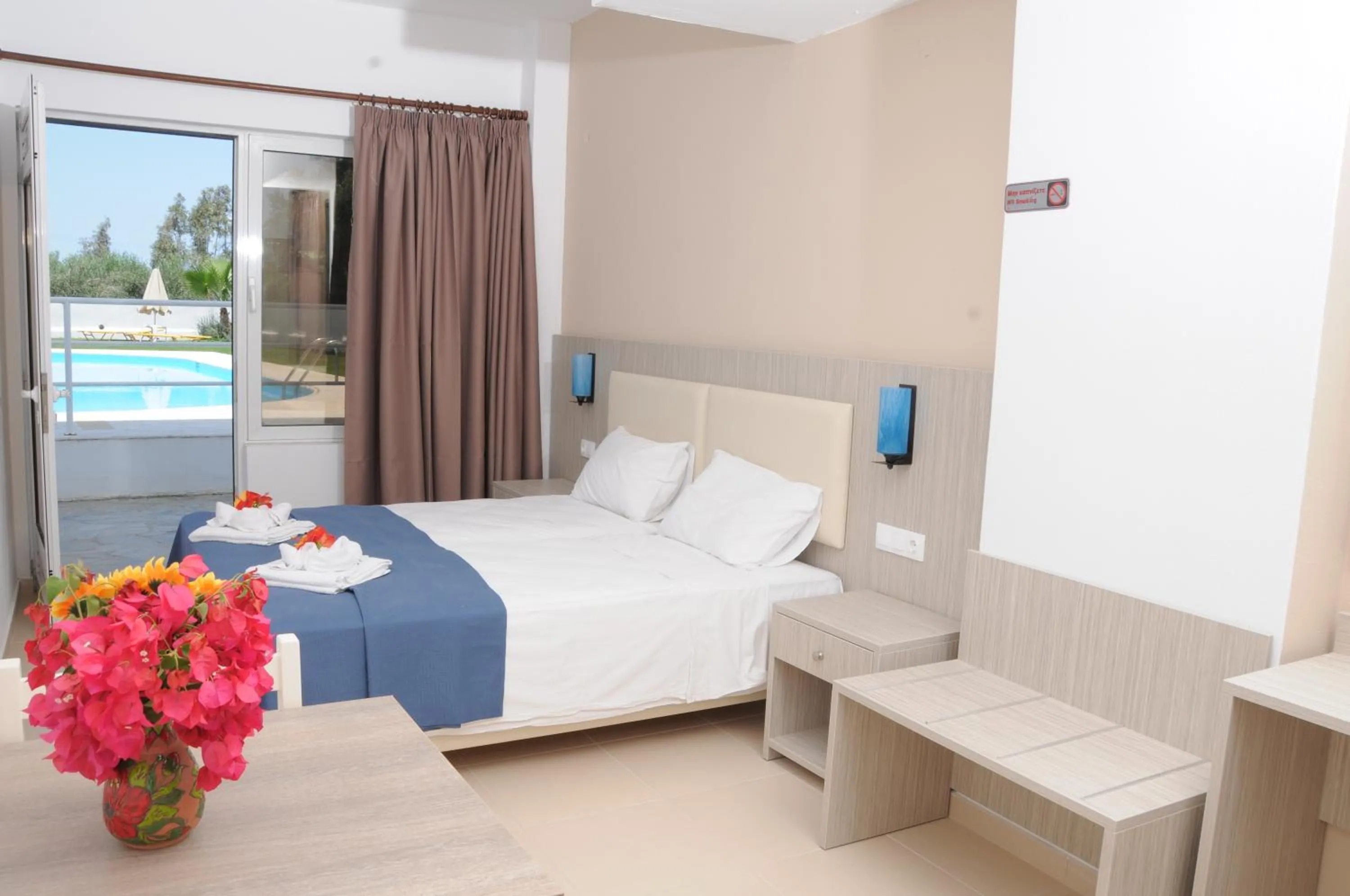 Bedroom, Bed in Mastorakis Hotel and Studios