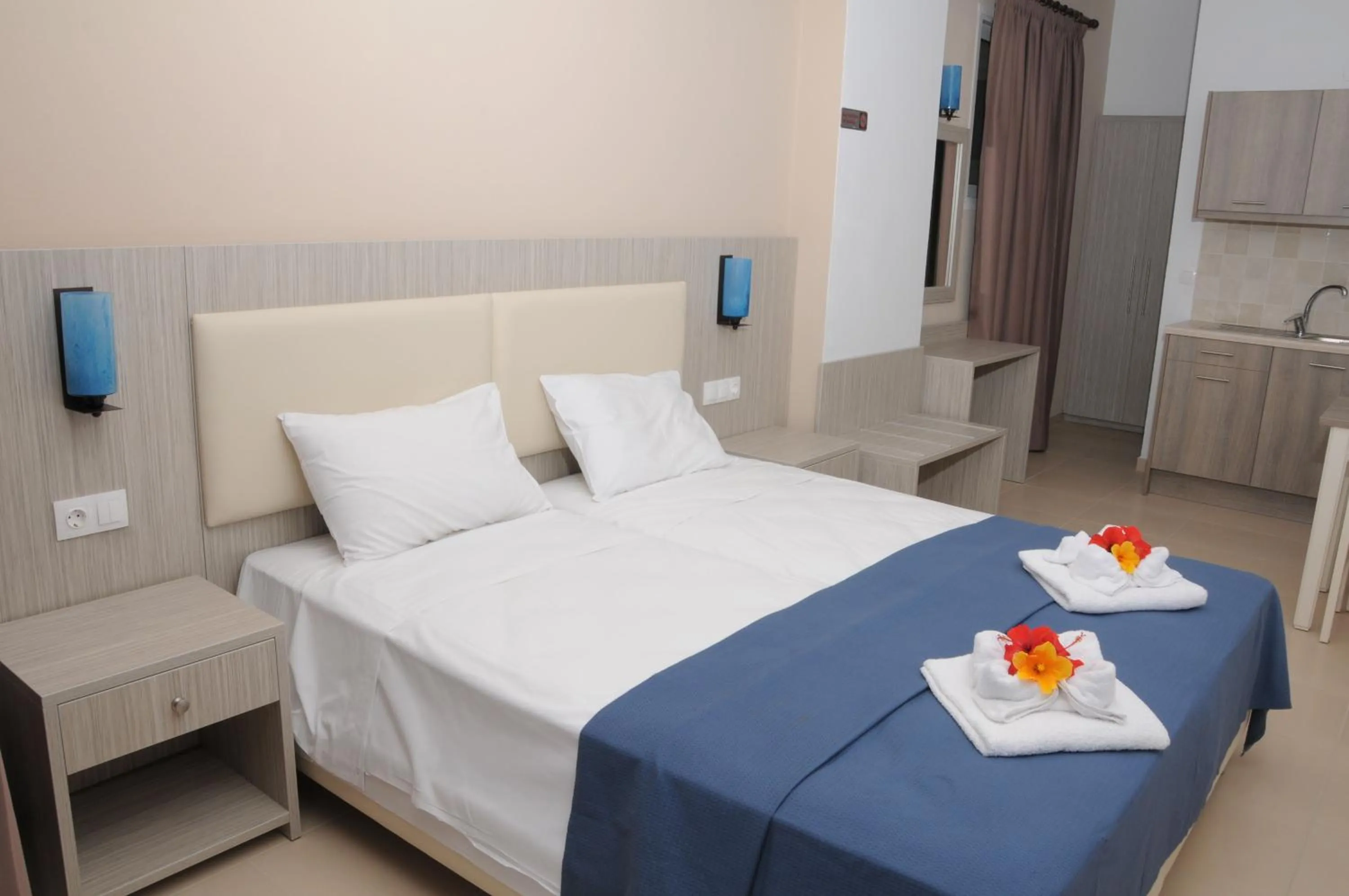 Bedroom, Bed in Mastorakis Hotel and Studios