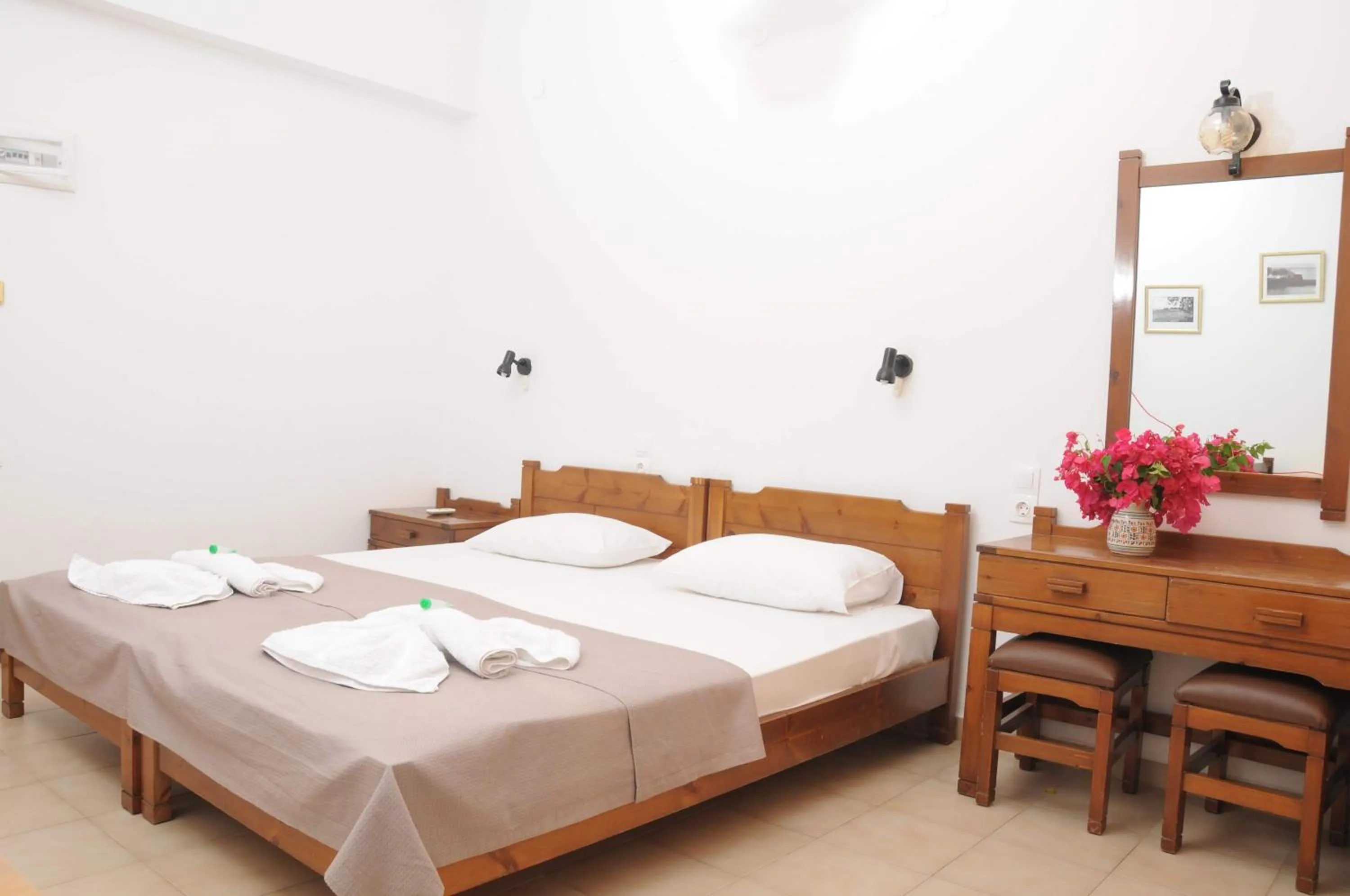 Bedroom, Bed in Mastorakis Hotel and Studios