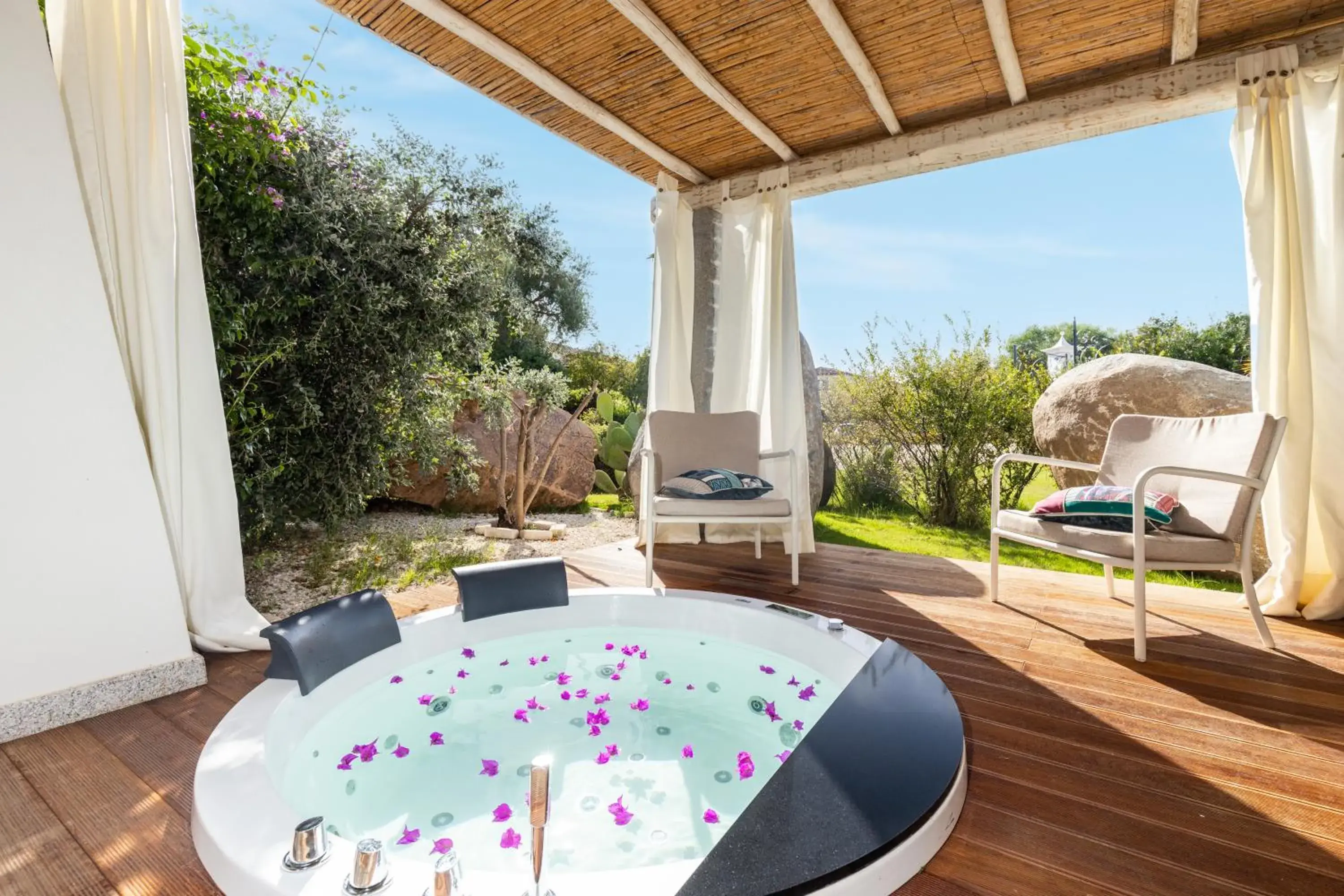 Deluxe Suite with Spa Bath in Corte Bianca - Adults Only & SPA - Bovis Hotels Deluxe Suite with Spa Bath in Corte Bianca - Adults Only & SPA - Bovis Hotels