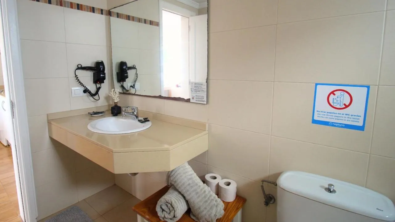 Toilet in Neptuno Suites - Adults Only