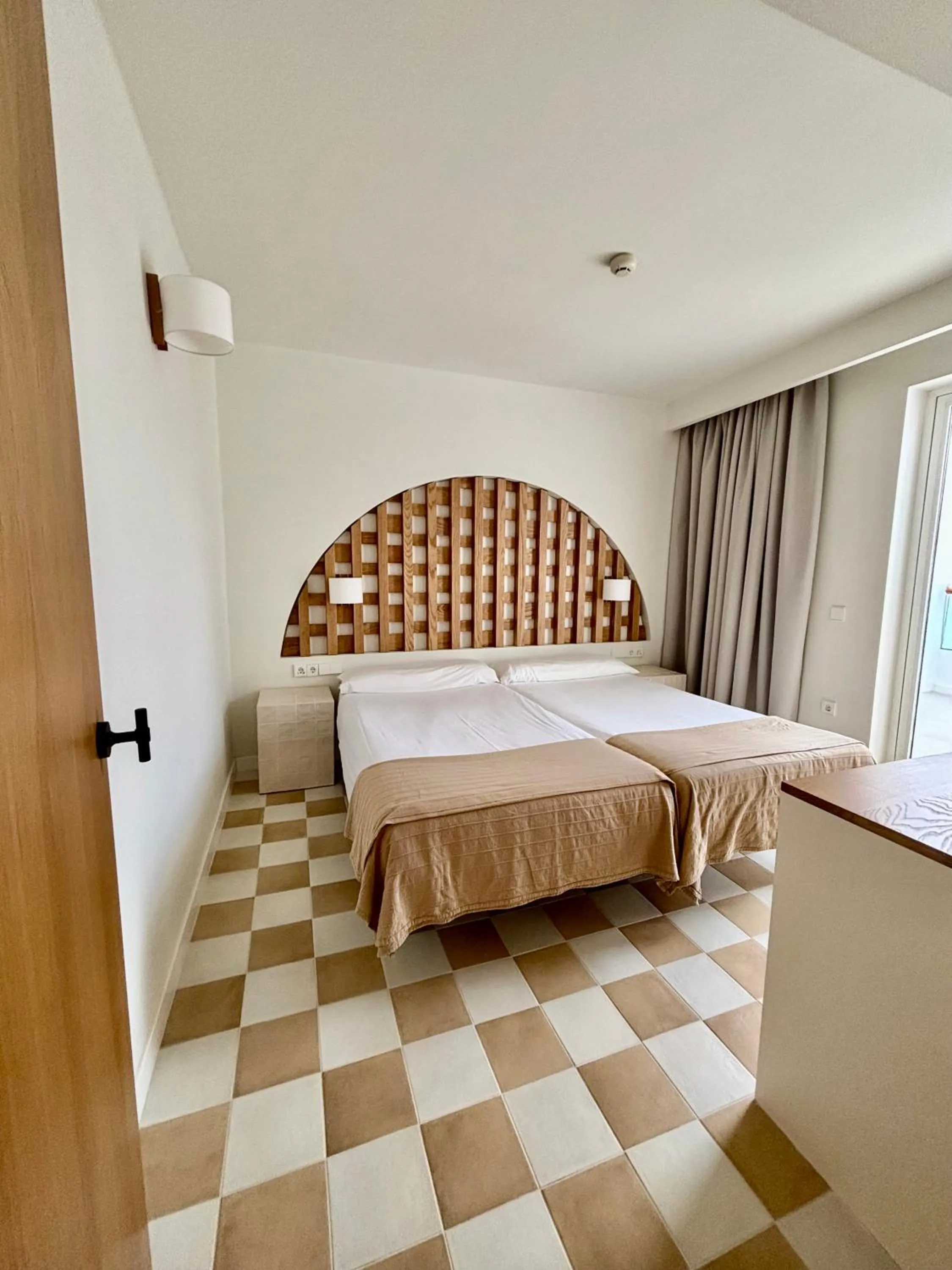 Photo of the whole room, Bed in Neptuno Suites - Adults Only