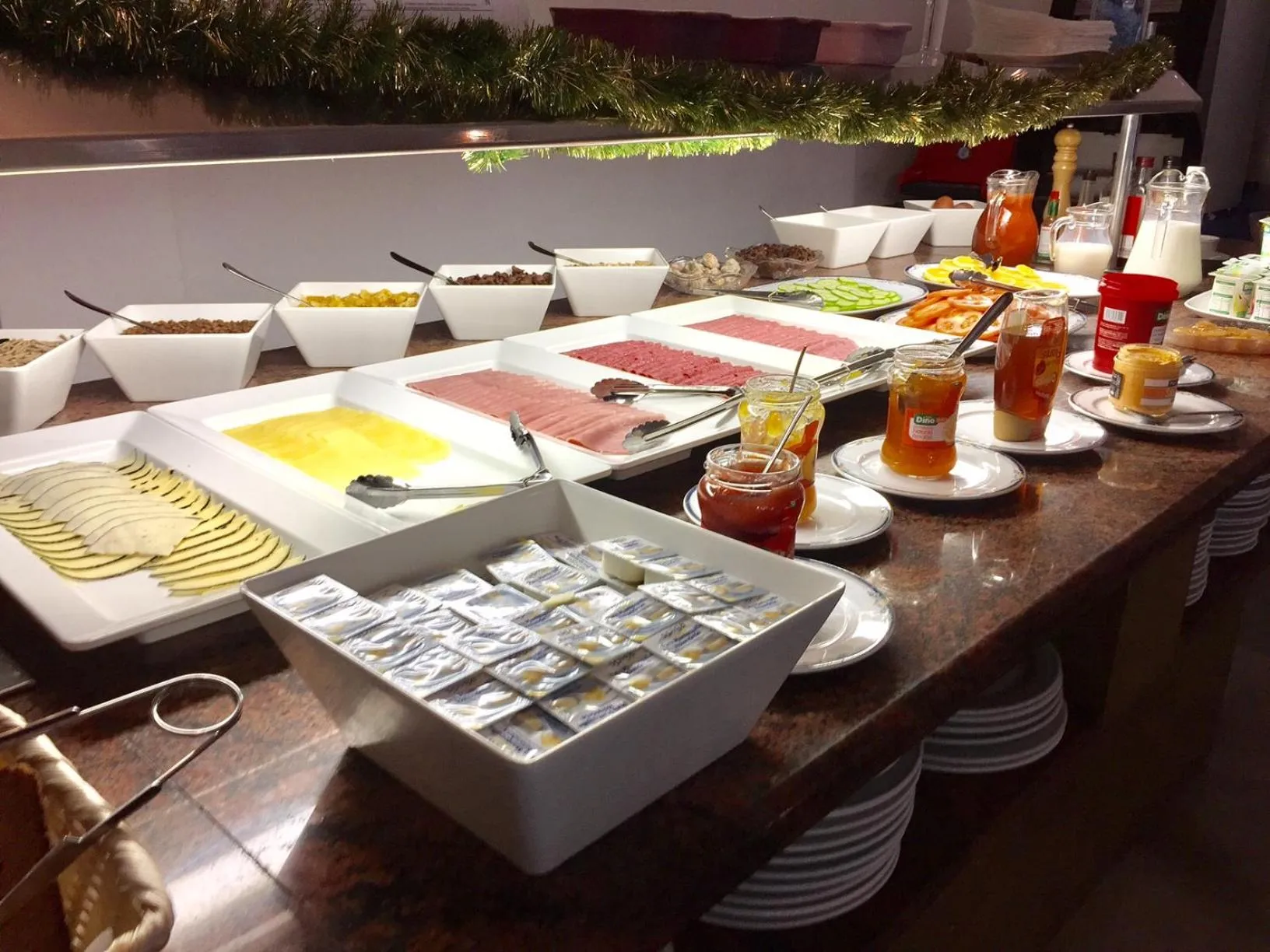 Breakfast in Neptuno Suites - Adults Only