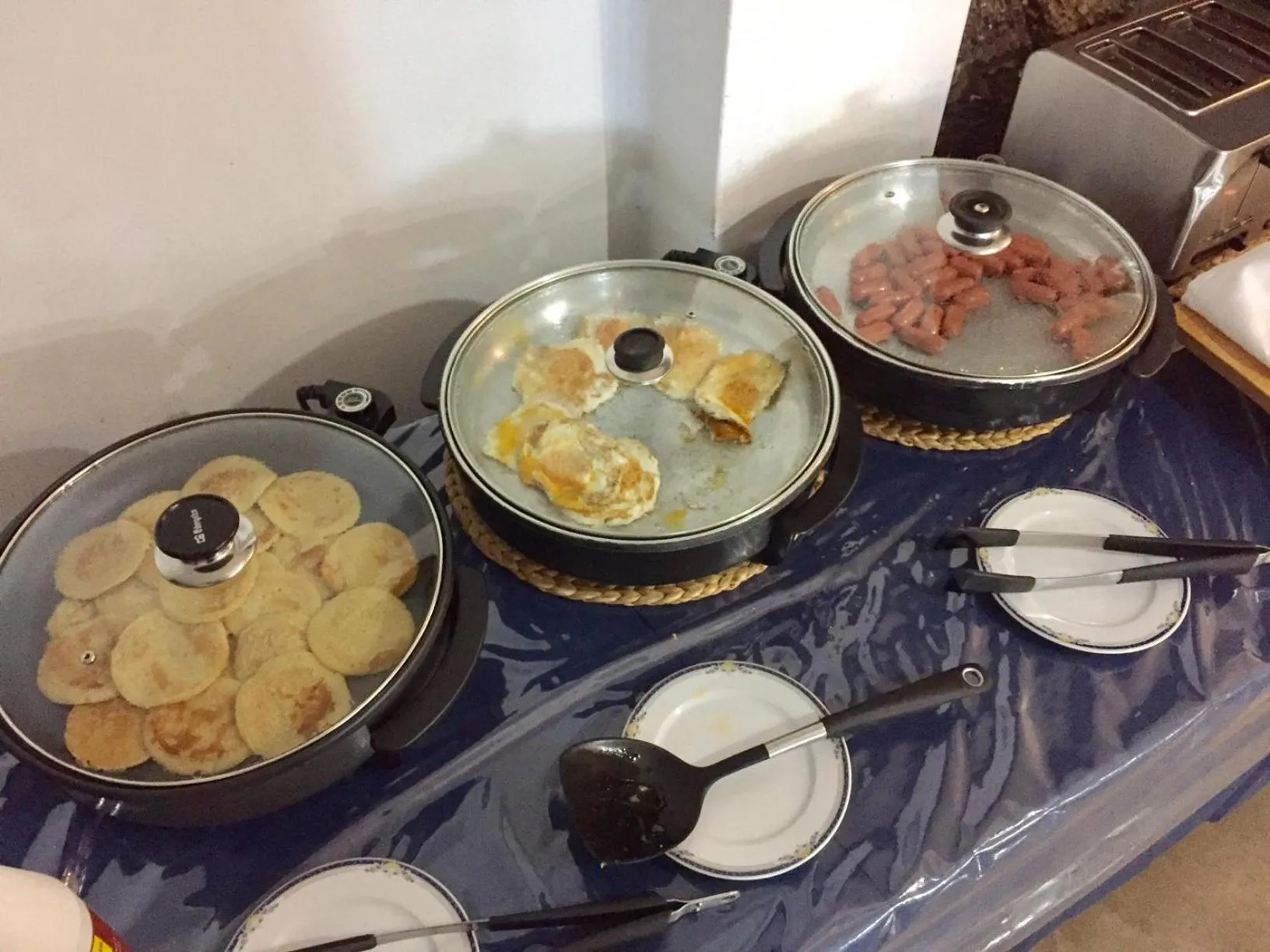 Breakfast in Neptuno Suites - Adults Only