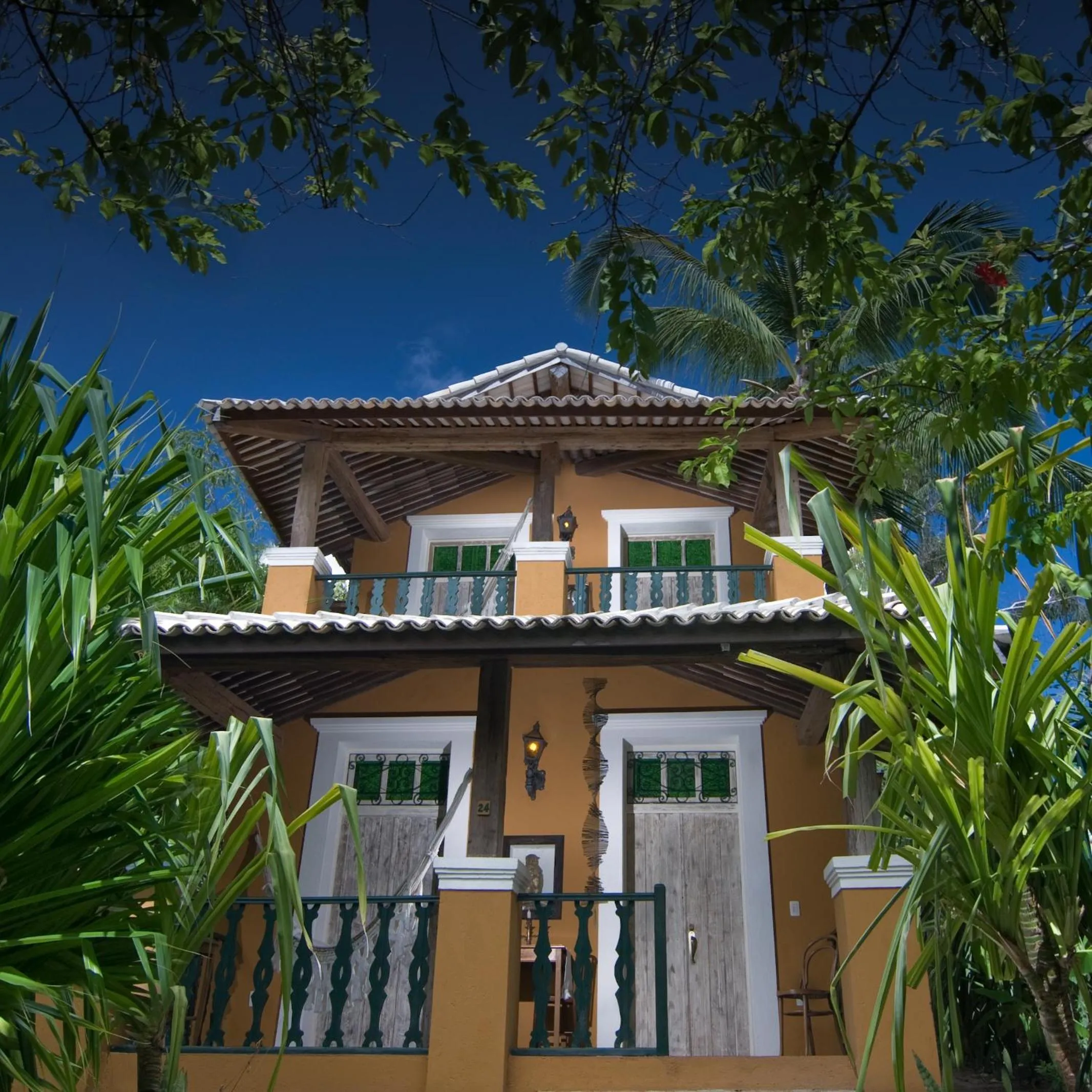 Facade/entrance in Toca da Coruja