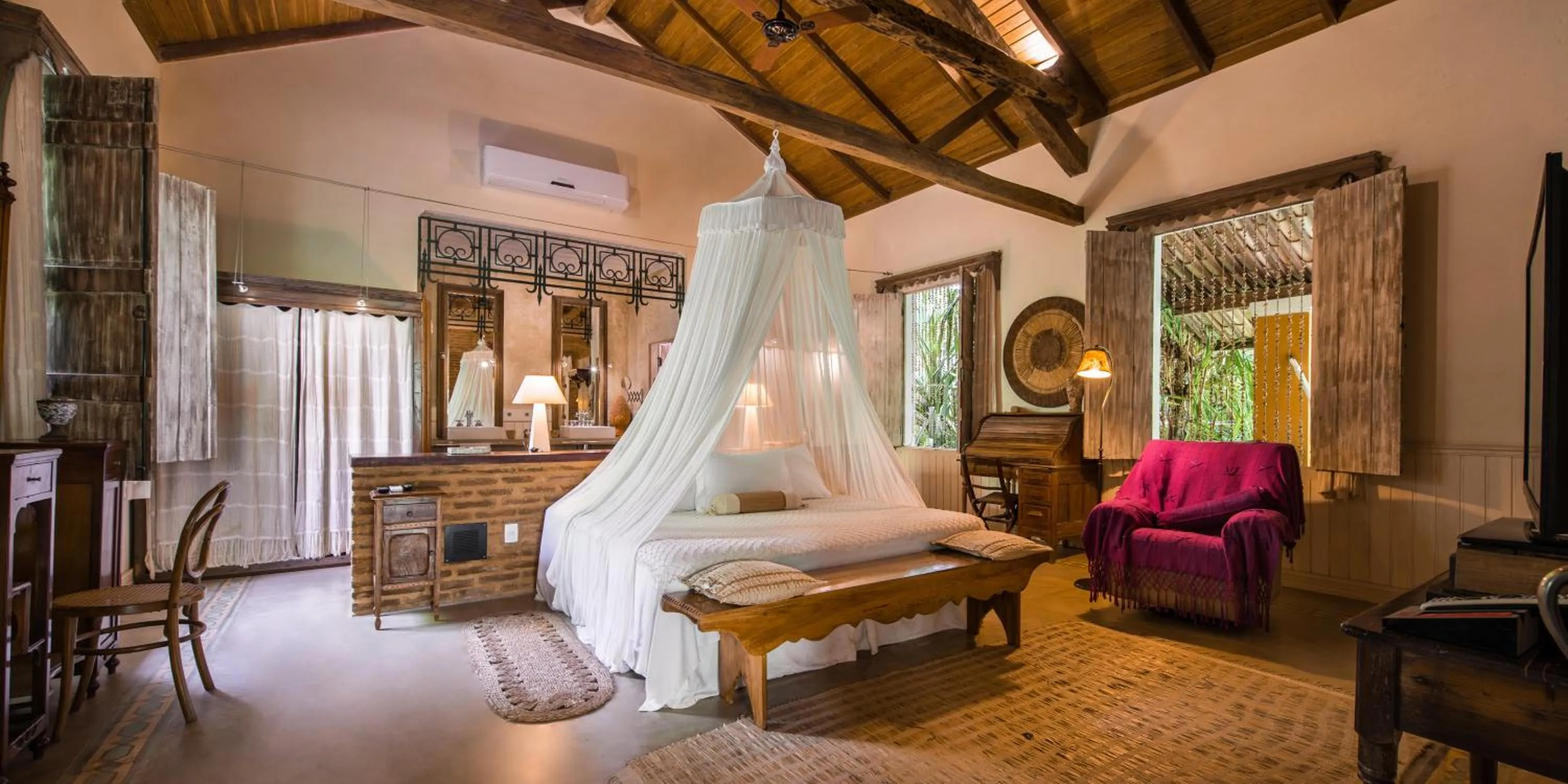 Photo of the whole room in Toca da Coruja