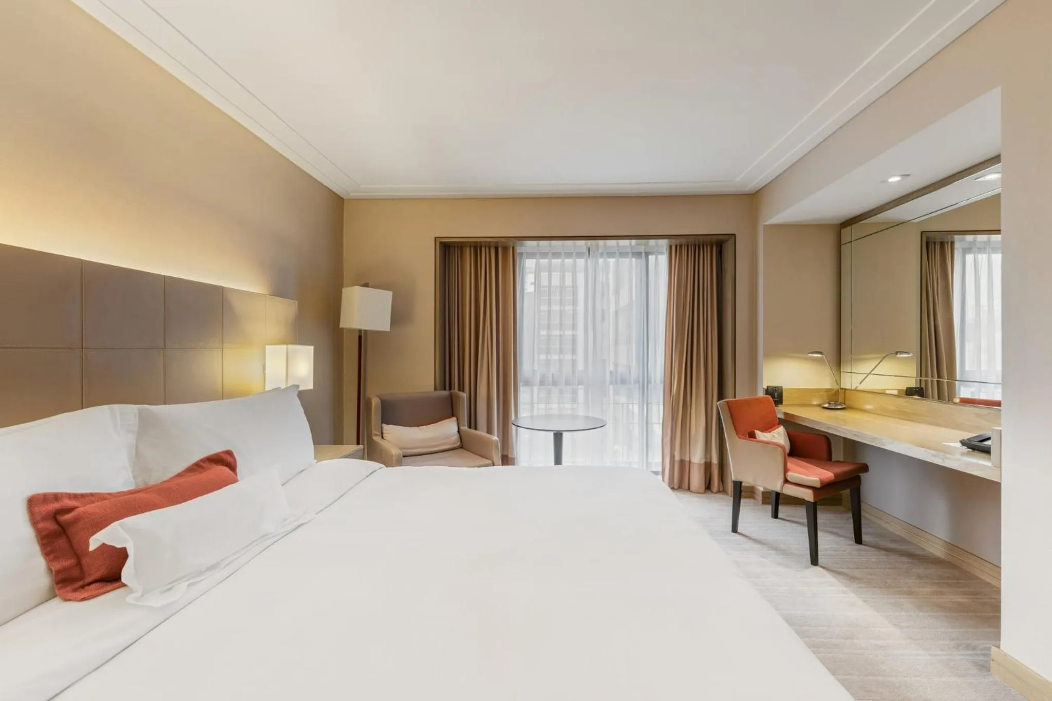 Photo of the whole room, Bed in InterContinental São Paulo by IHG