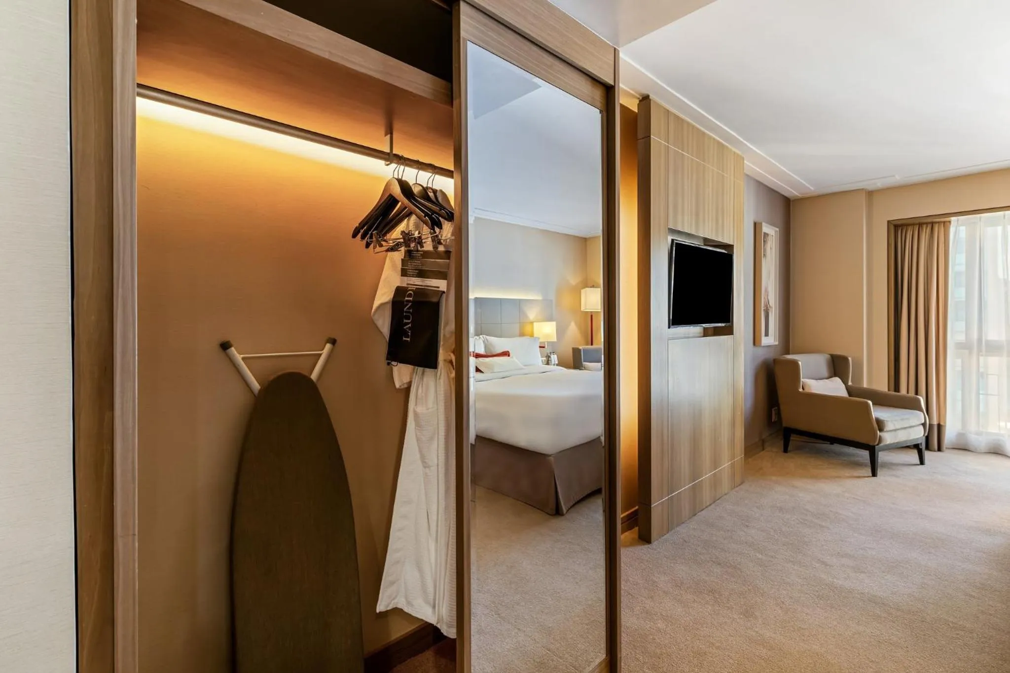 Photo of the whole room, Bed in InterContinental São Paulo by IHG