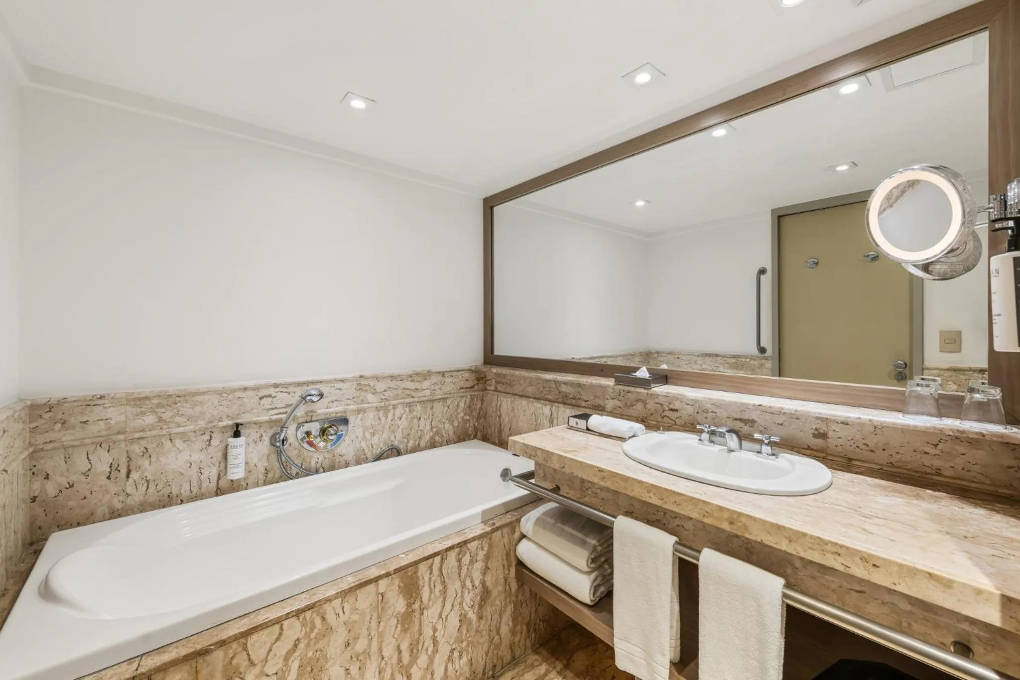 Photo of the whole room in InterContinental São Paulo by IHG